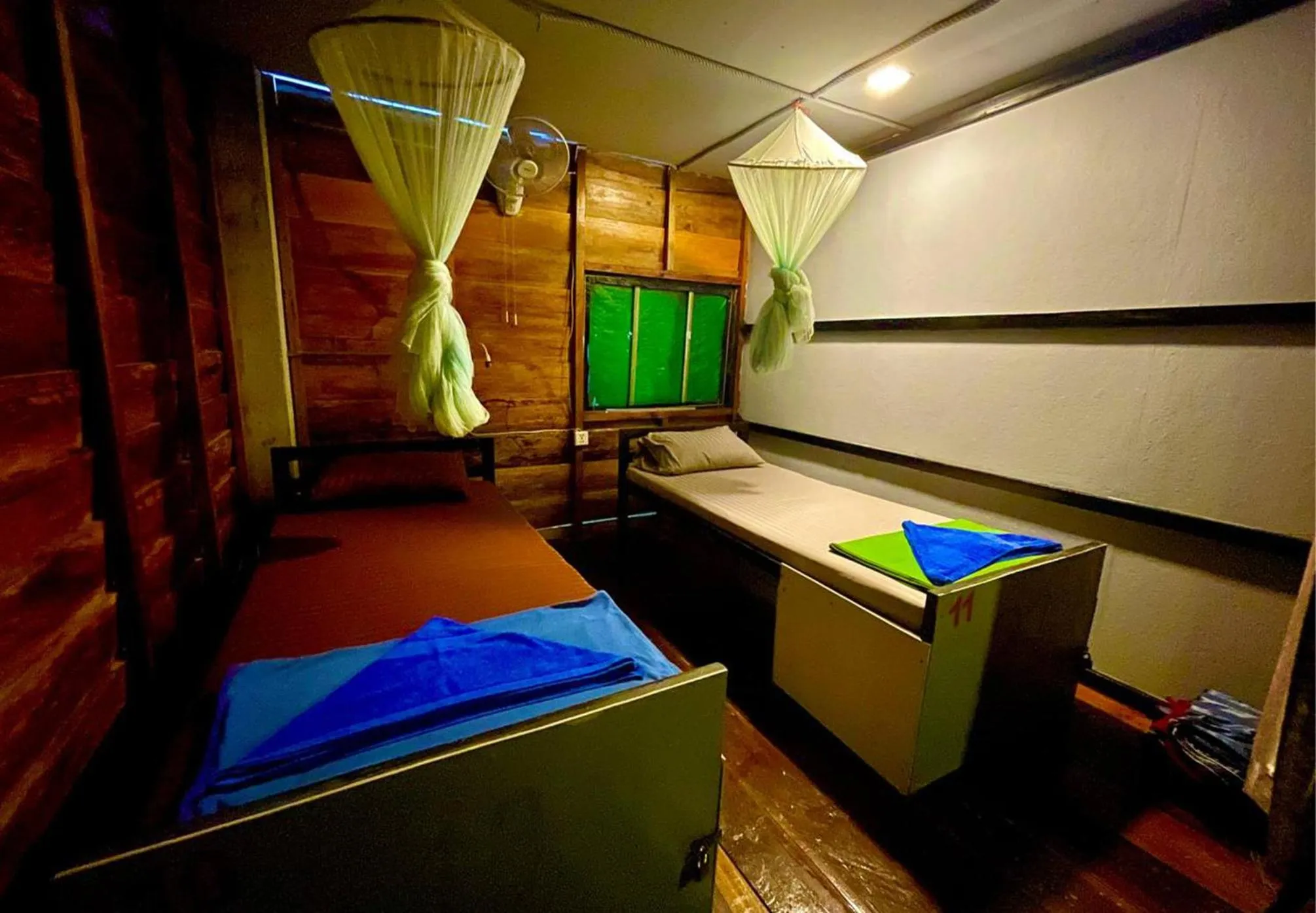 Bed in The Cliff Hostel, M'Pay Bay