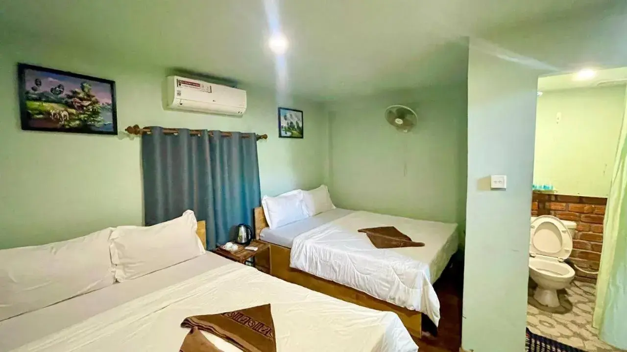 Deluxe Double Room with Two Double Beds in The Cliff Hostel, M'Pay Bay Deluxe Double Room with Two Double Beds in The Cliff Hostel, M'Pay Bay