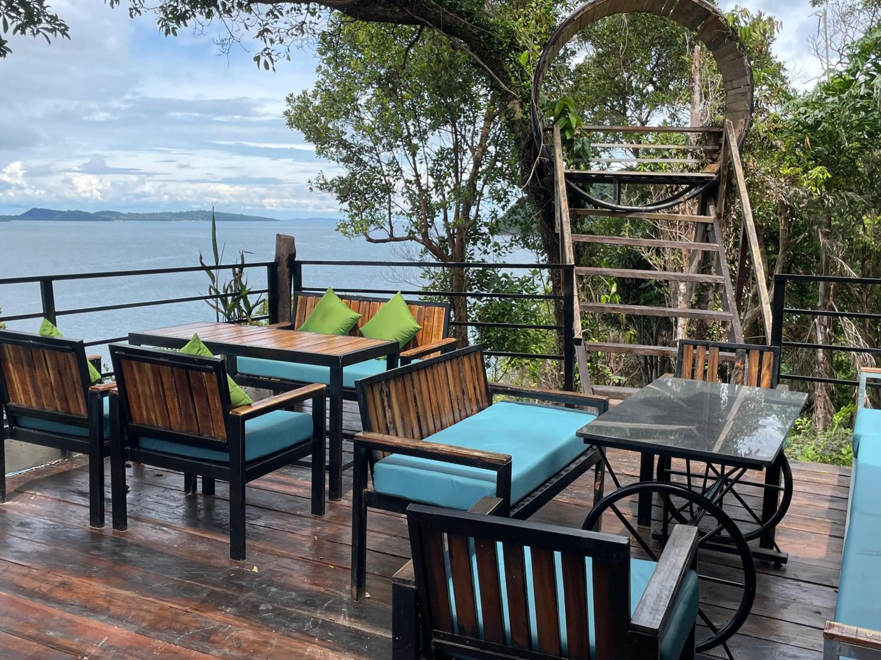 Natural landscape in The Cliff Hostel, M'Pay Bay