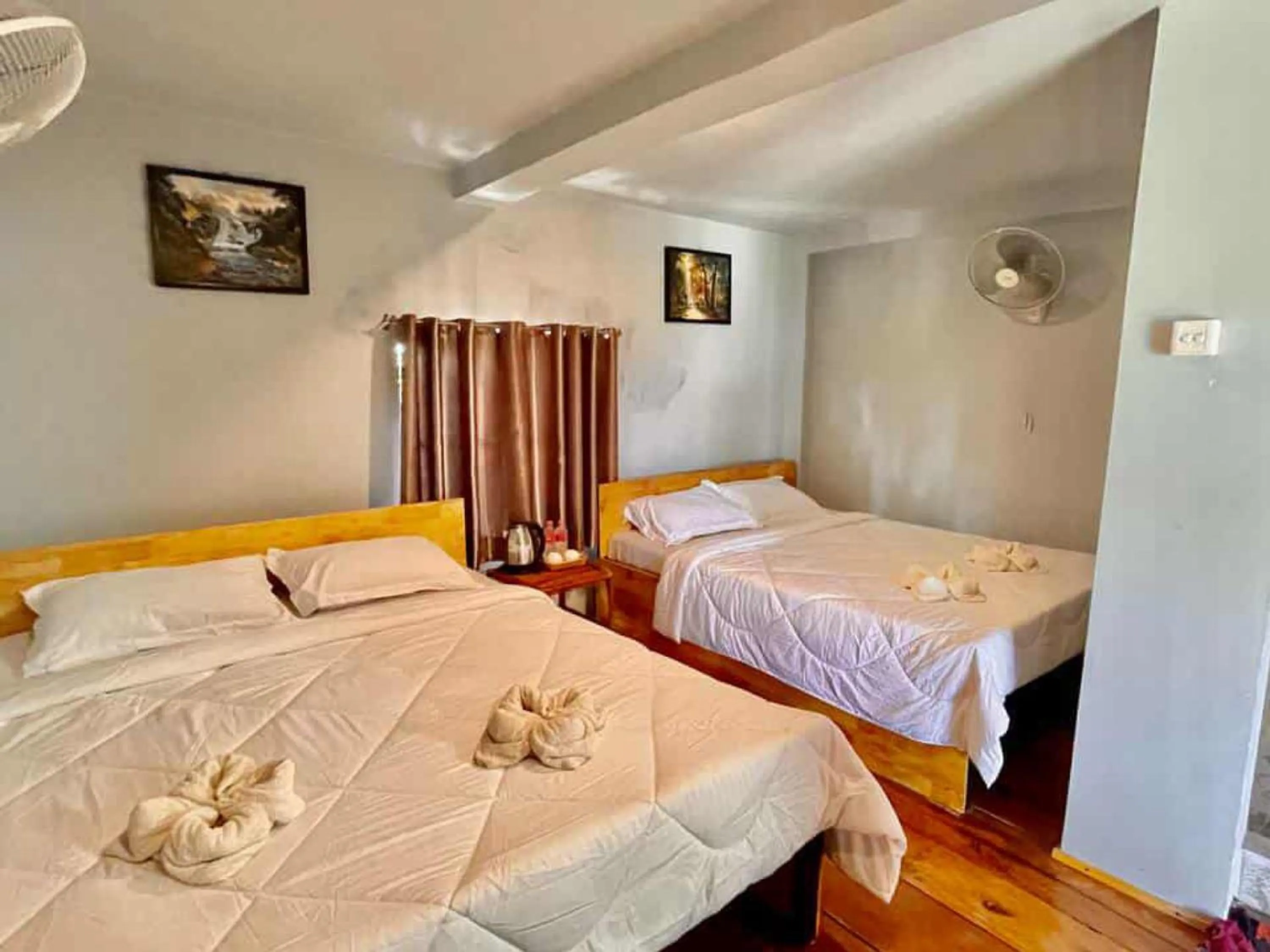 Property building, Bed in The Cliff Hostel, M'Pay Bay