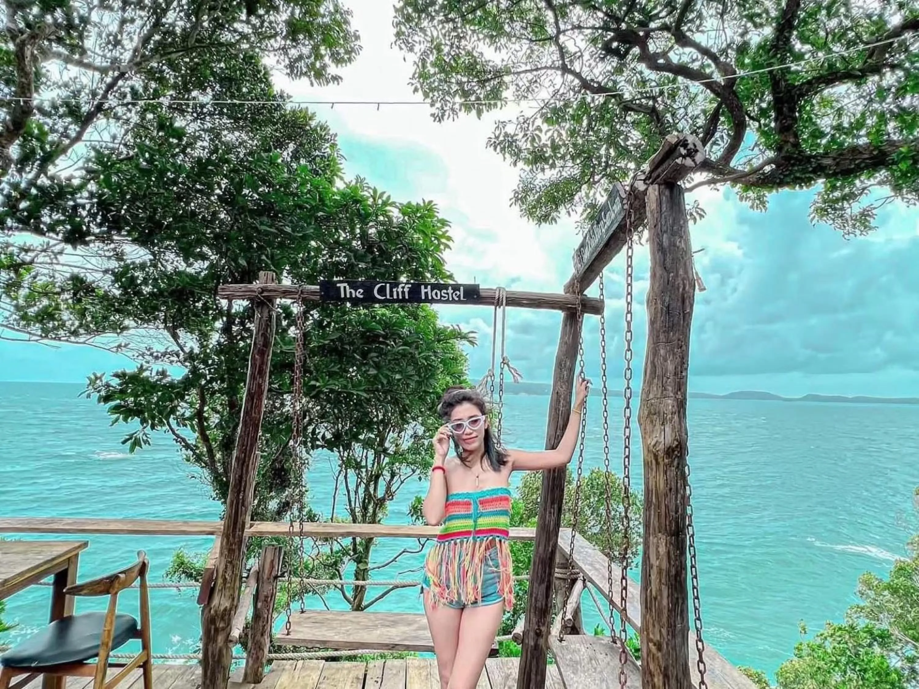 Restaurant/places to eat in The Cliff Hostel, M'Pay Bay