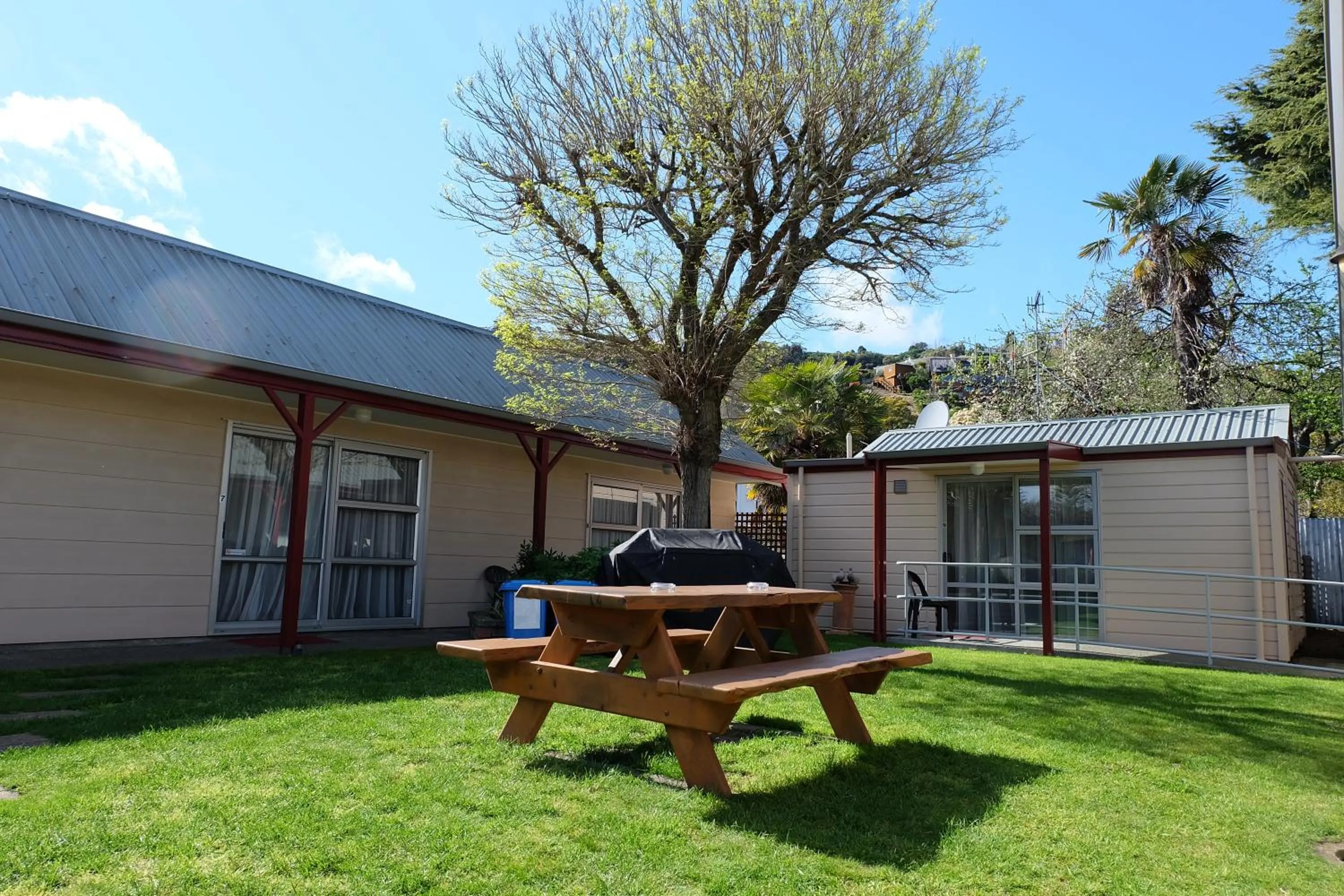 Garden in Castles Motel & Driftwood Motel