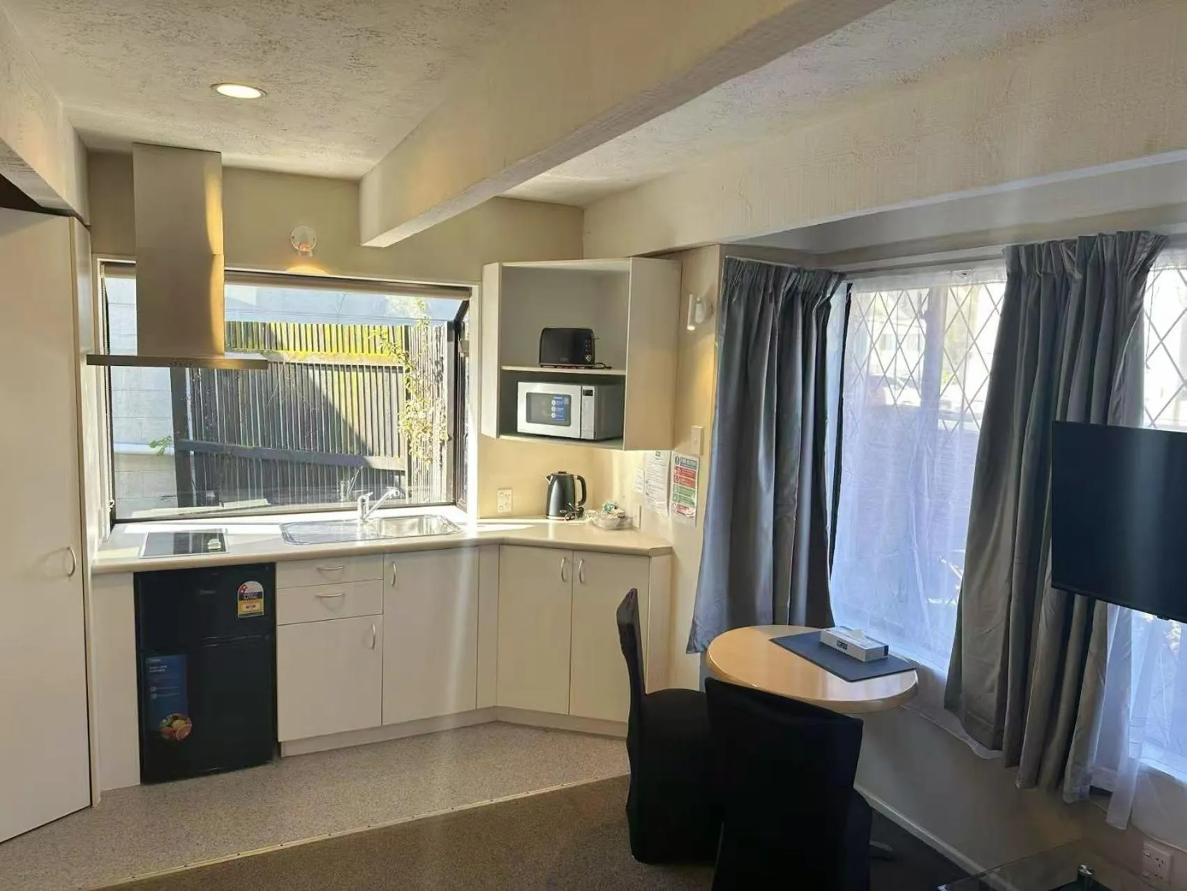 Castles Motel & Driftwood Motel