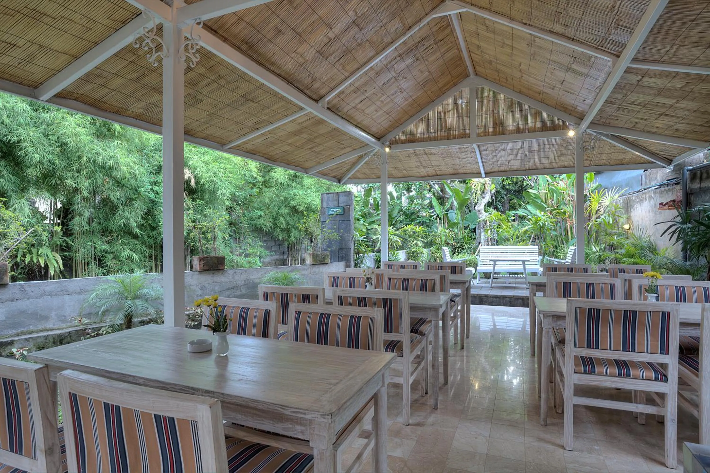 Restaurant/places to eat in The Studio