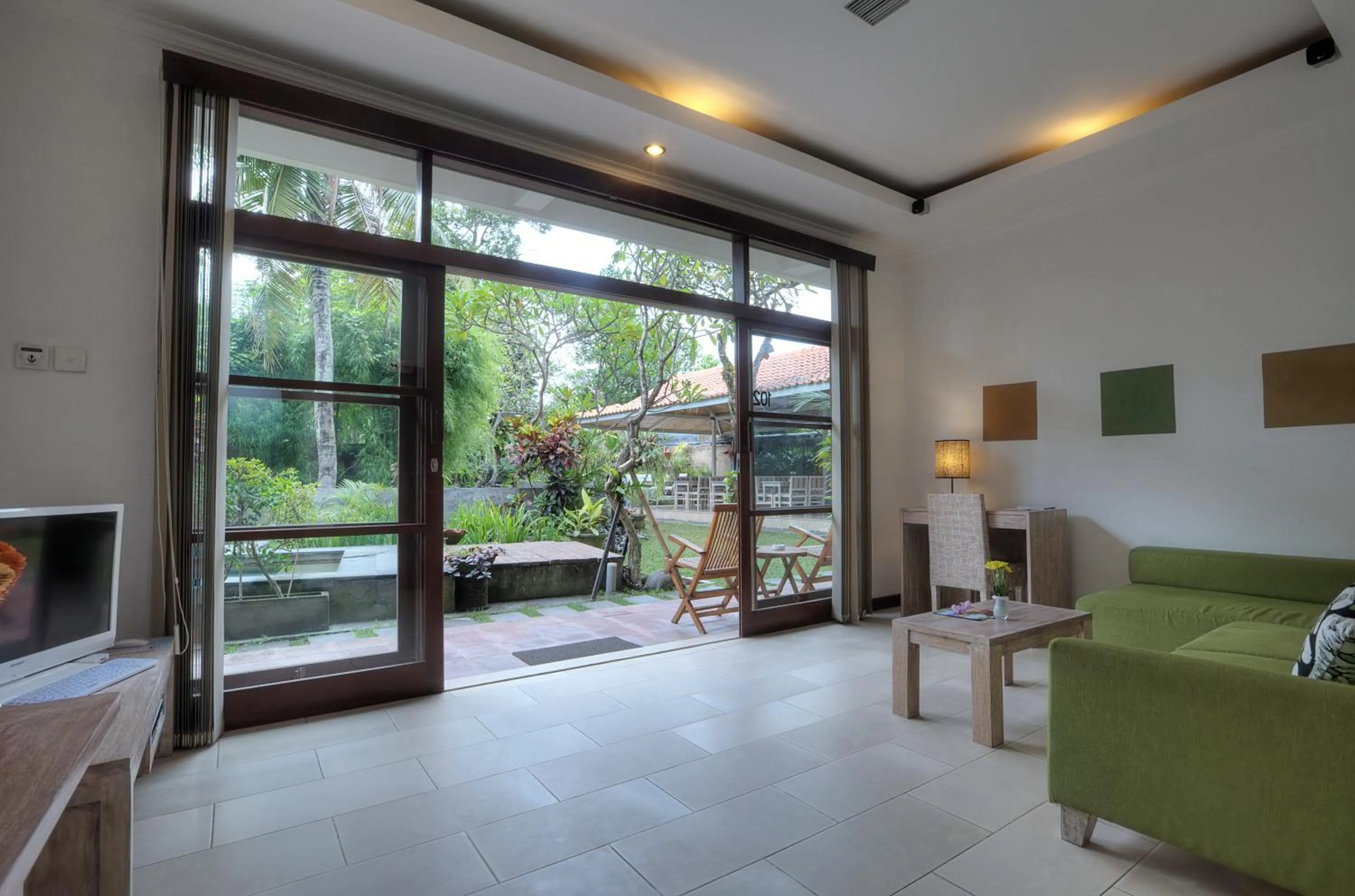 Photo of the whole room in The Studio