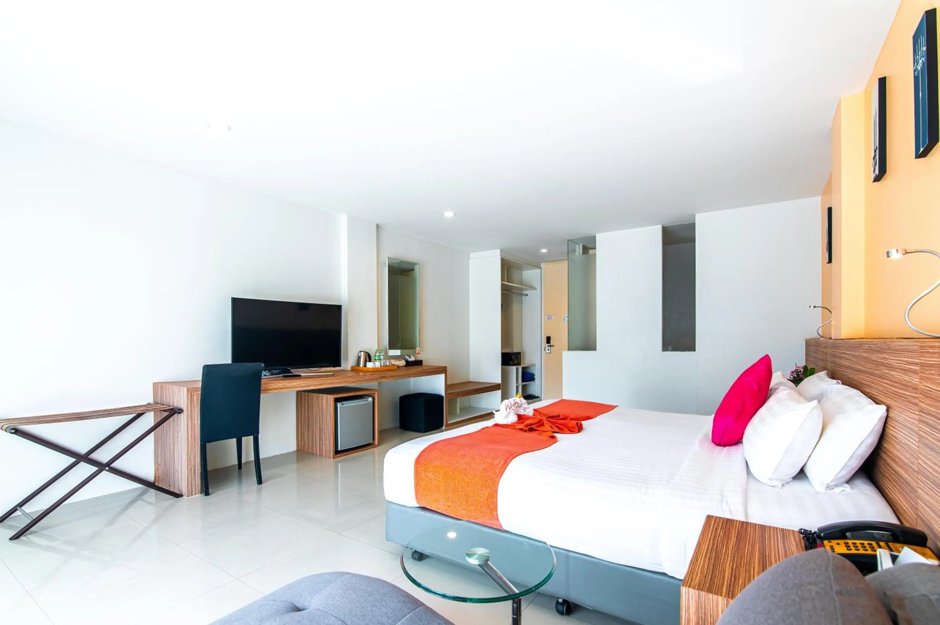 Bed in The Lantern Resorts Patong - SHA Extra Plus