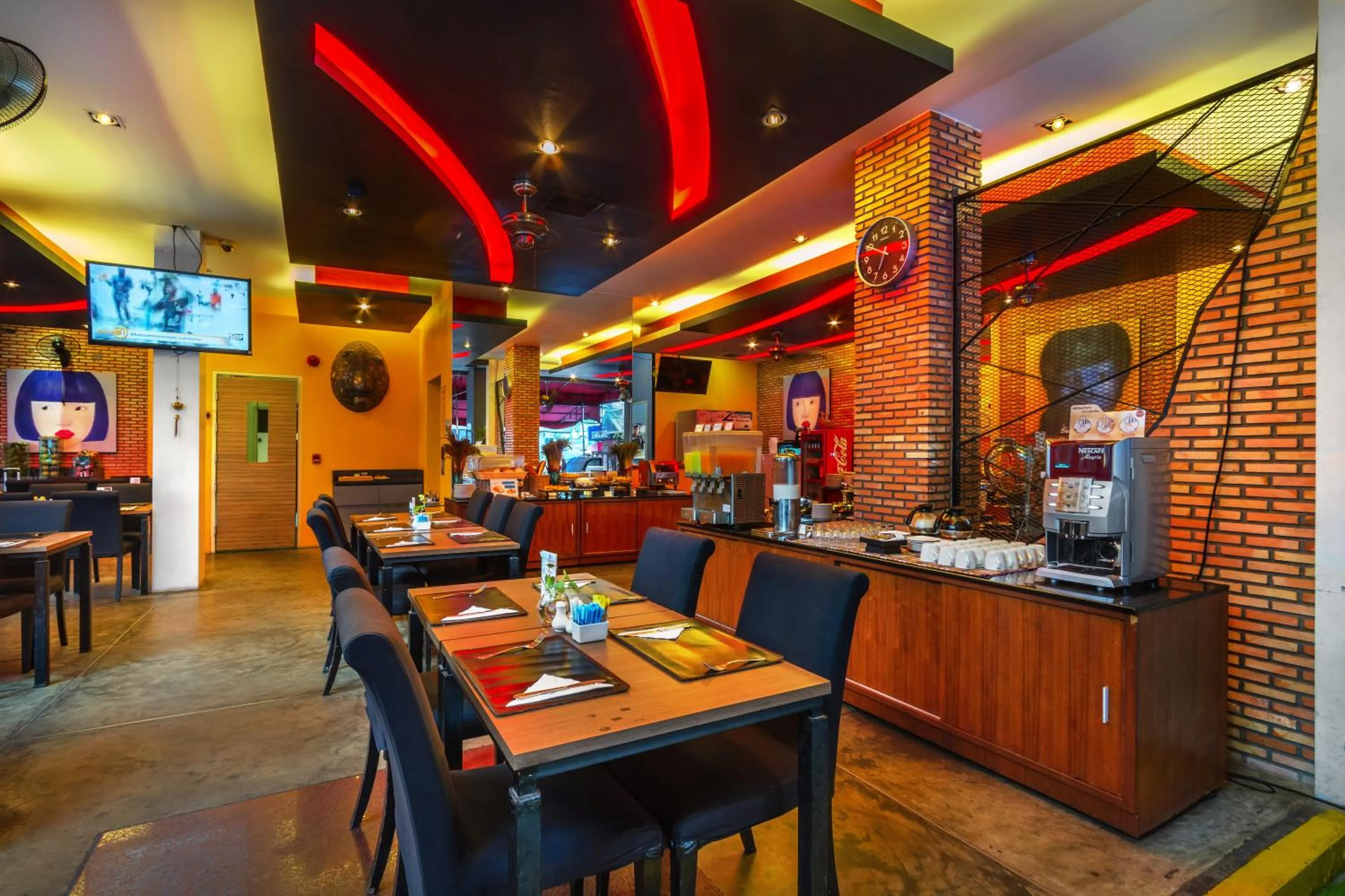 Restaurant/places to eat in The Lantern Resorts Patong - SHA Extra Plus