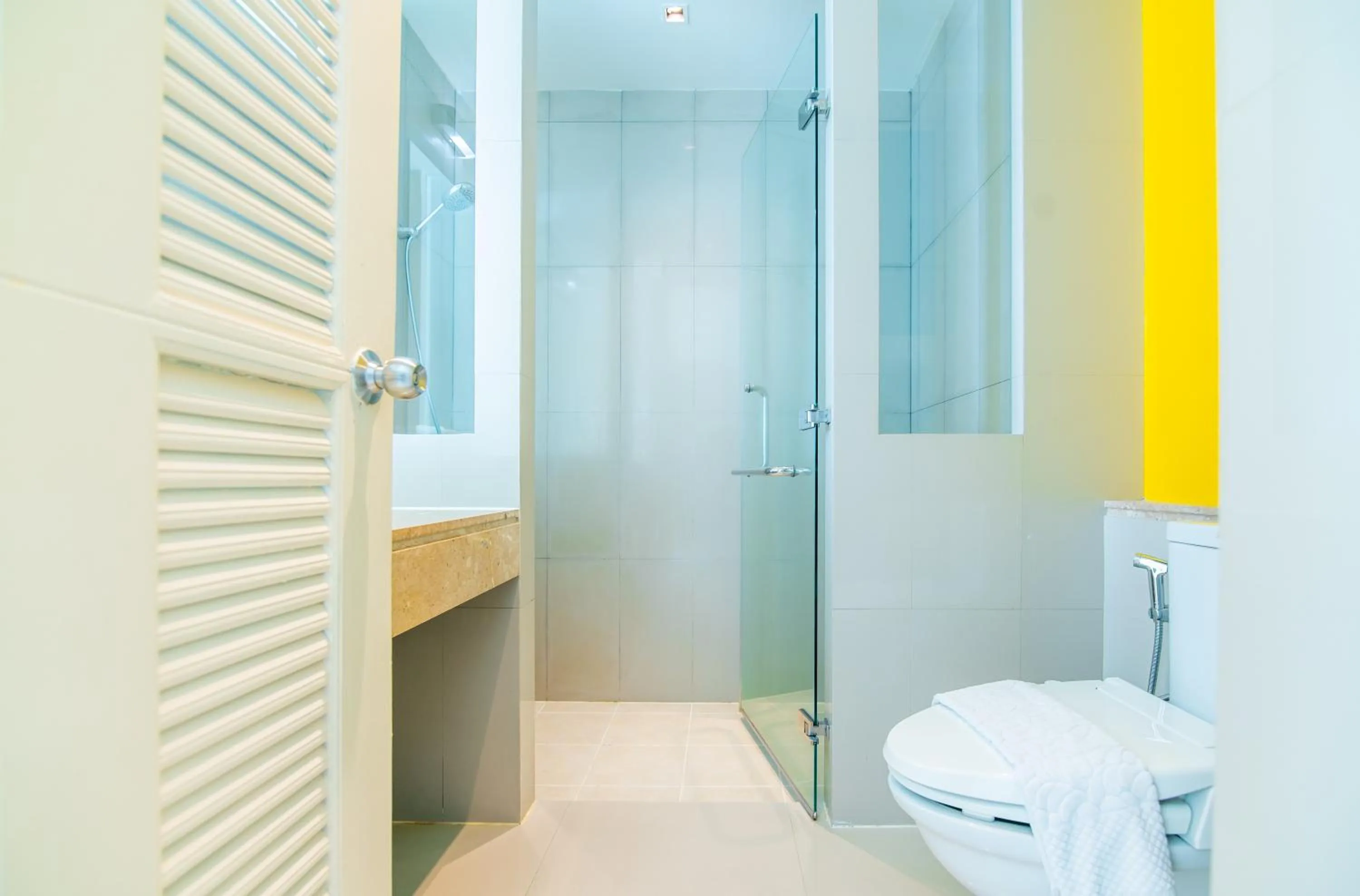 Shower in The Lantern Resorts Patong - SHA Extra Plus
