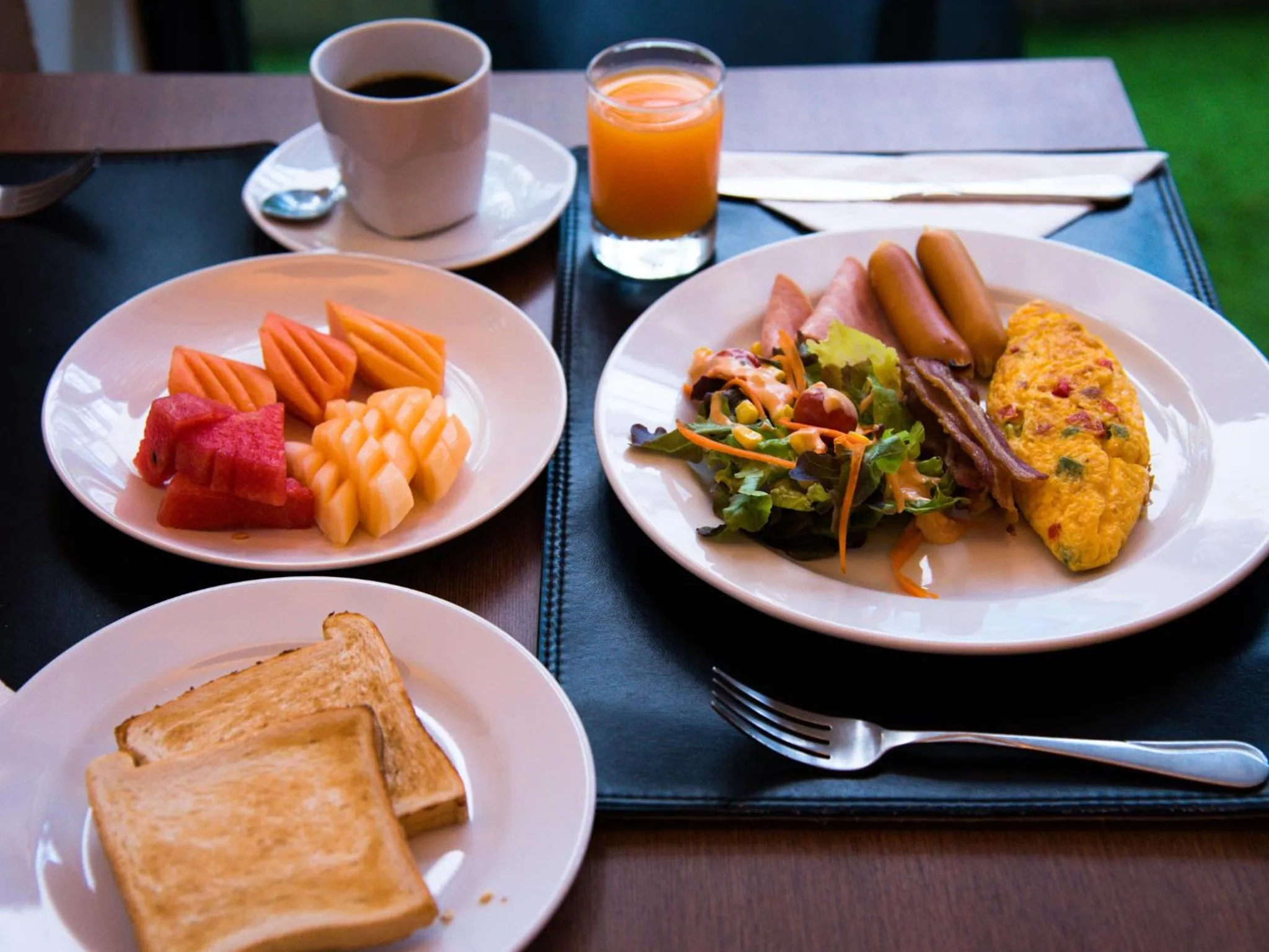 Food and drinks in The Lantern Resorts Patong - SHA Extra Plus