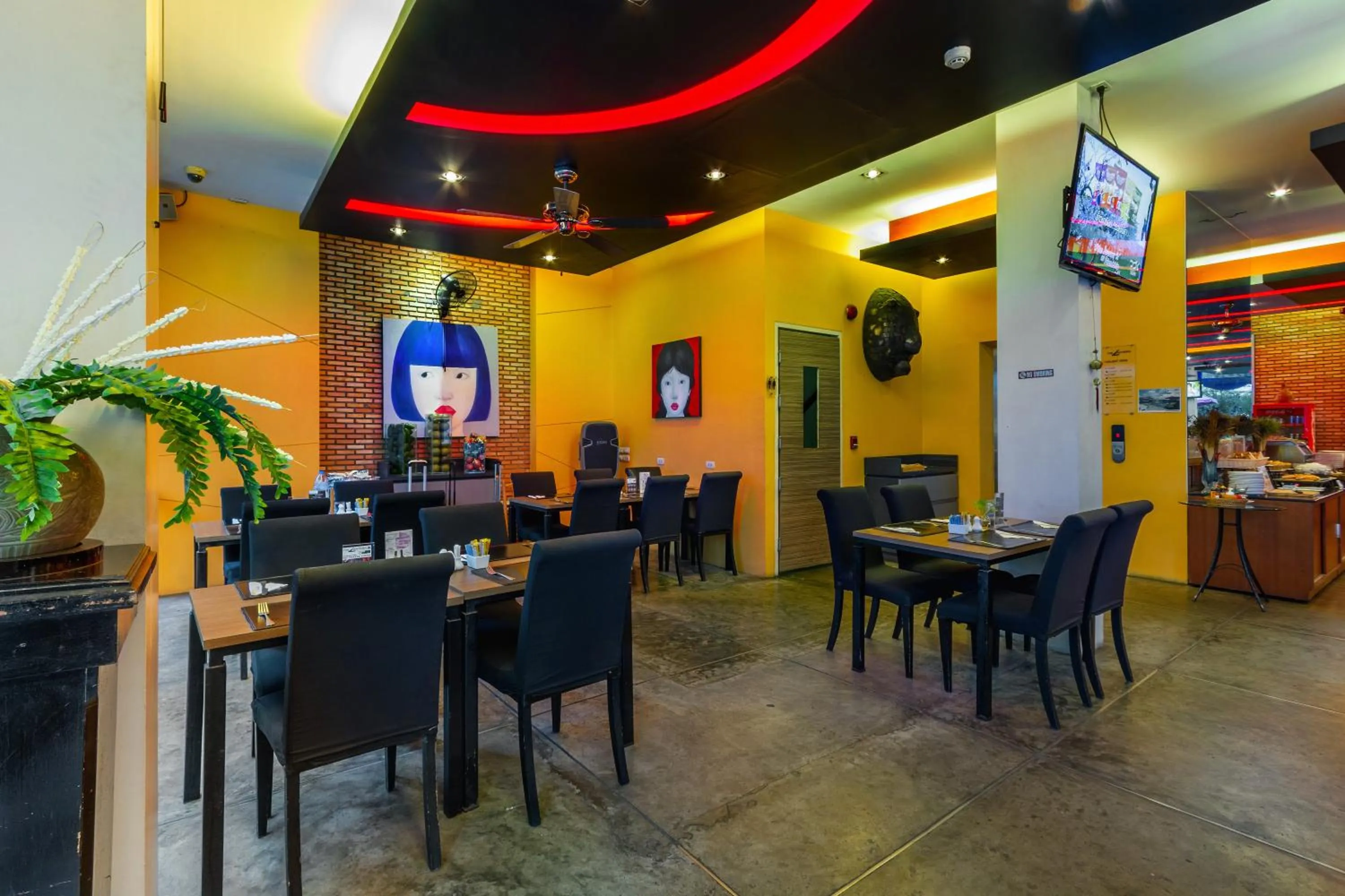 Restaurant/places to eat in The Lantern Resorts Patong - SHA Extra Plus