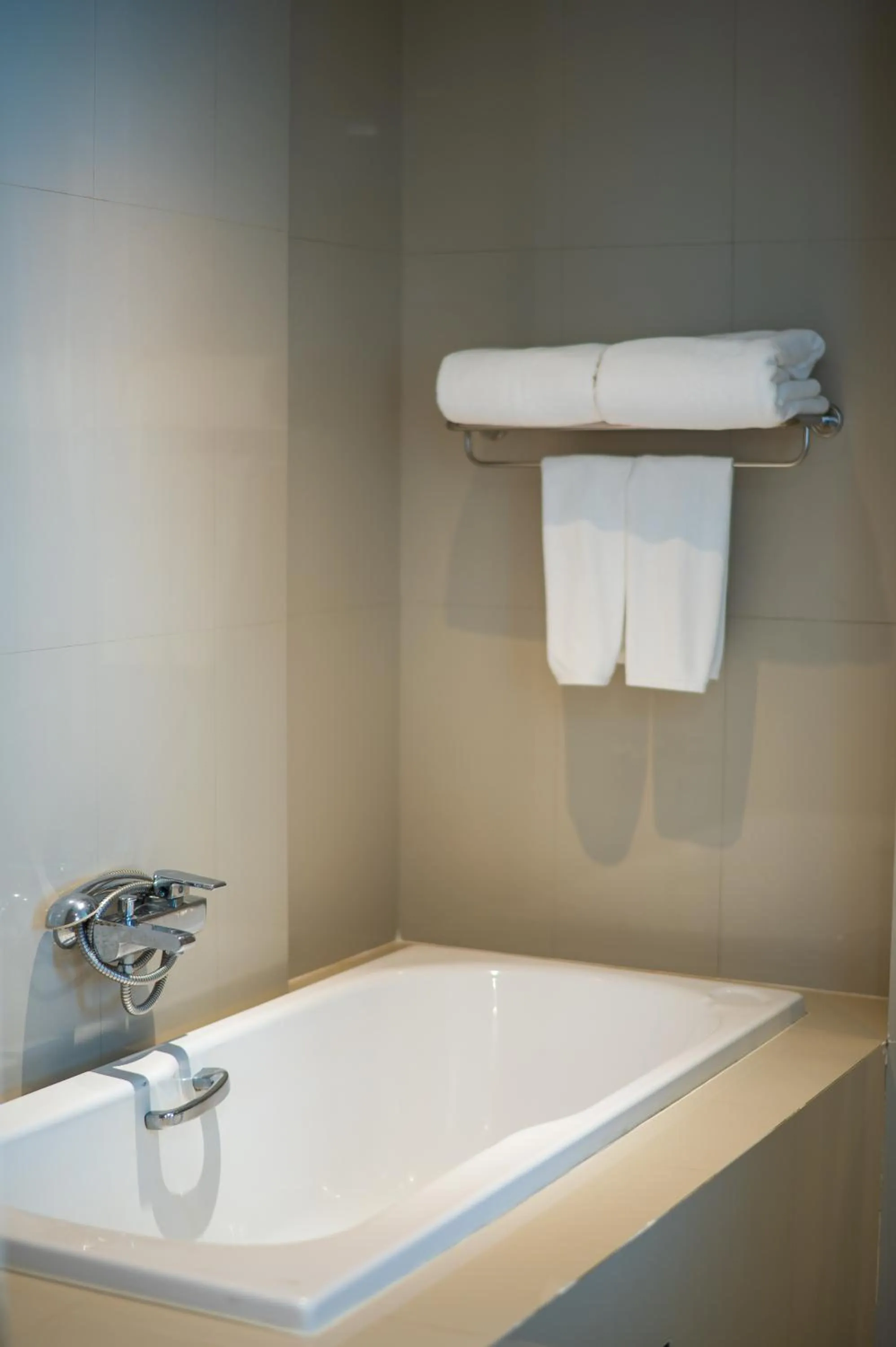 Bath in The Lantern Resorts Patong - SHA Extra Plus