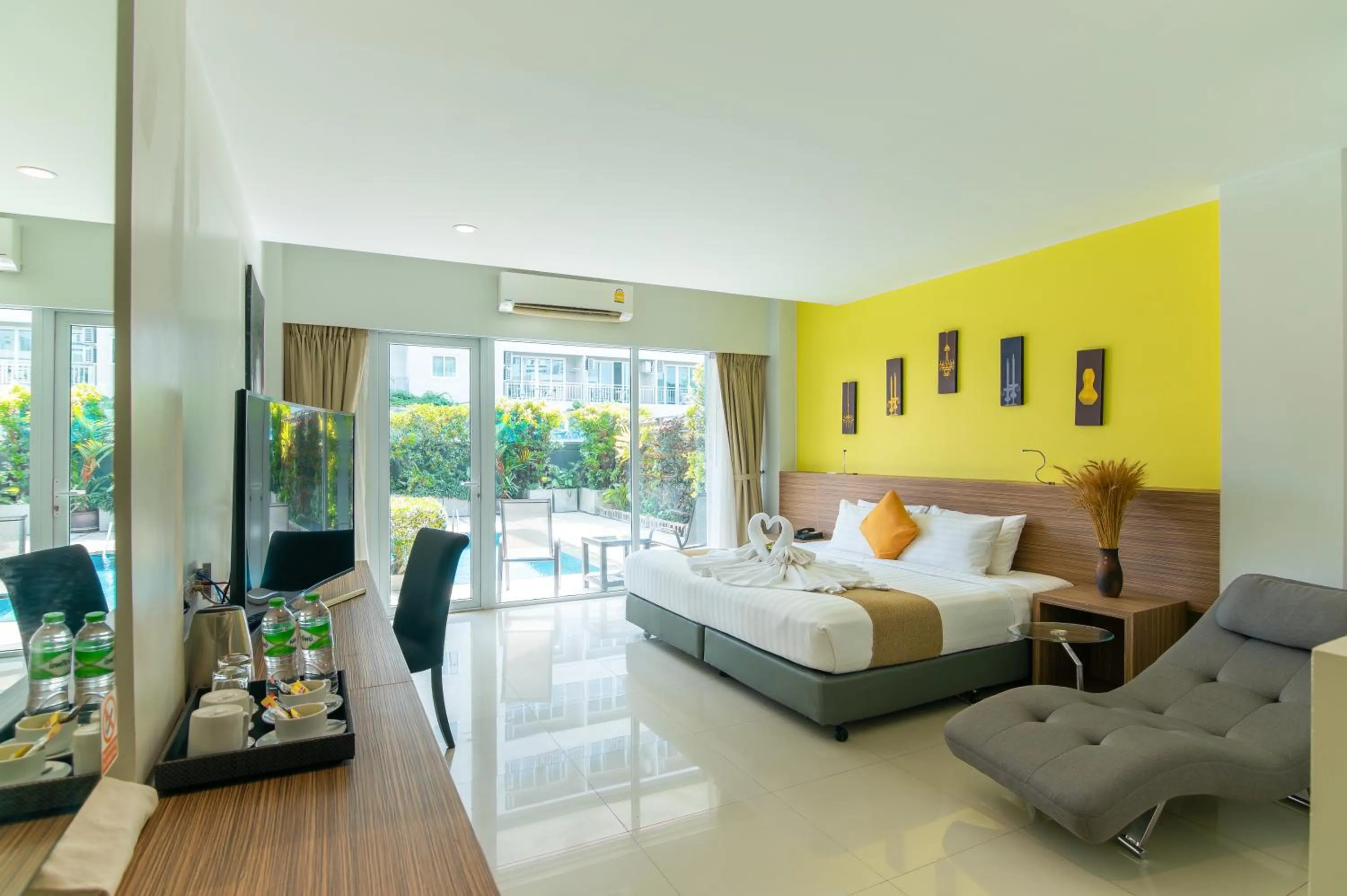 Bed in The Lantern Resorts Patong - SHA Extra Plus