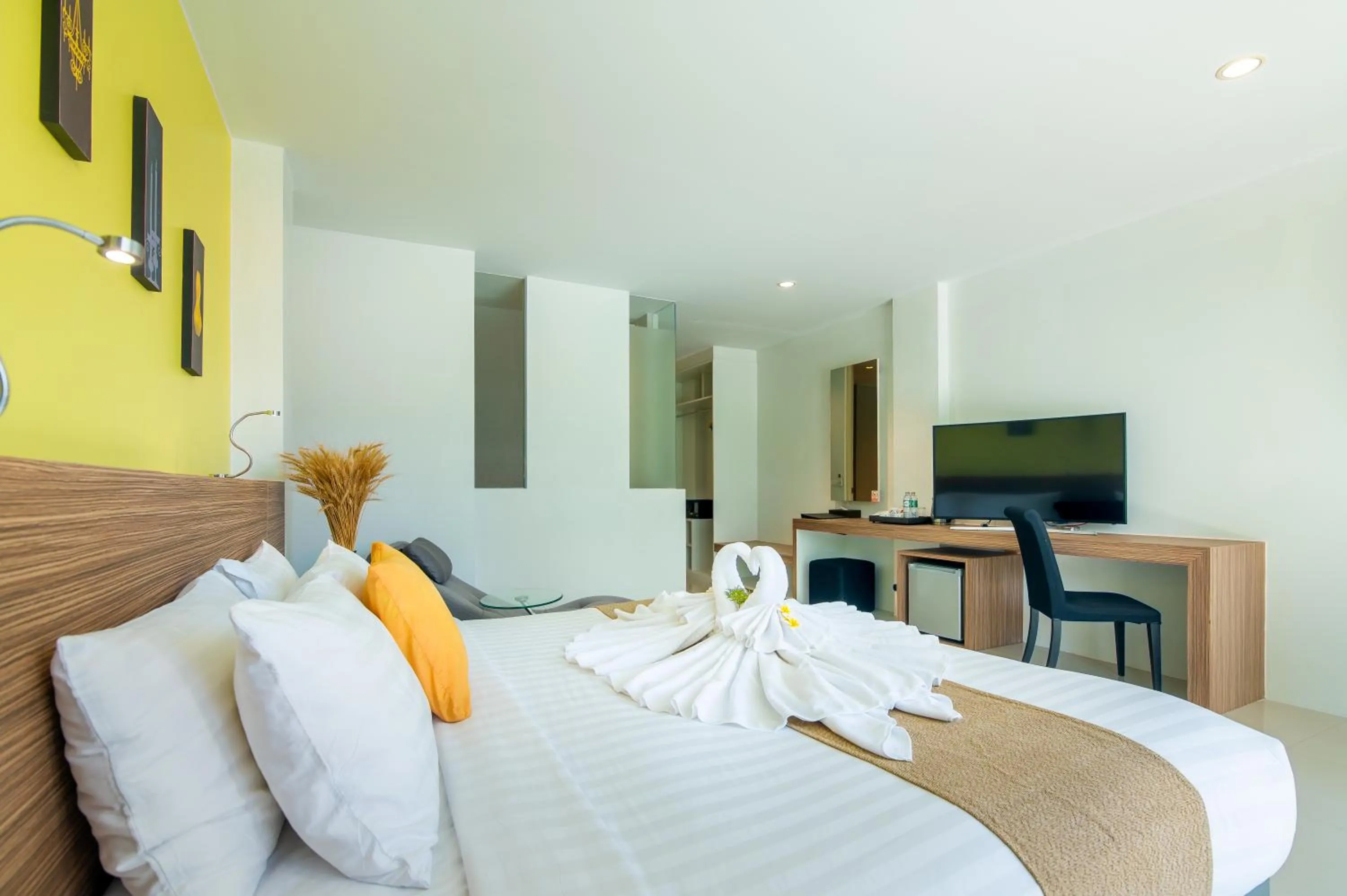 Bed in The Lantern Resorts Patong - SHA Extra Plus