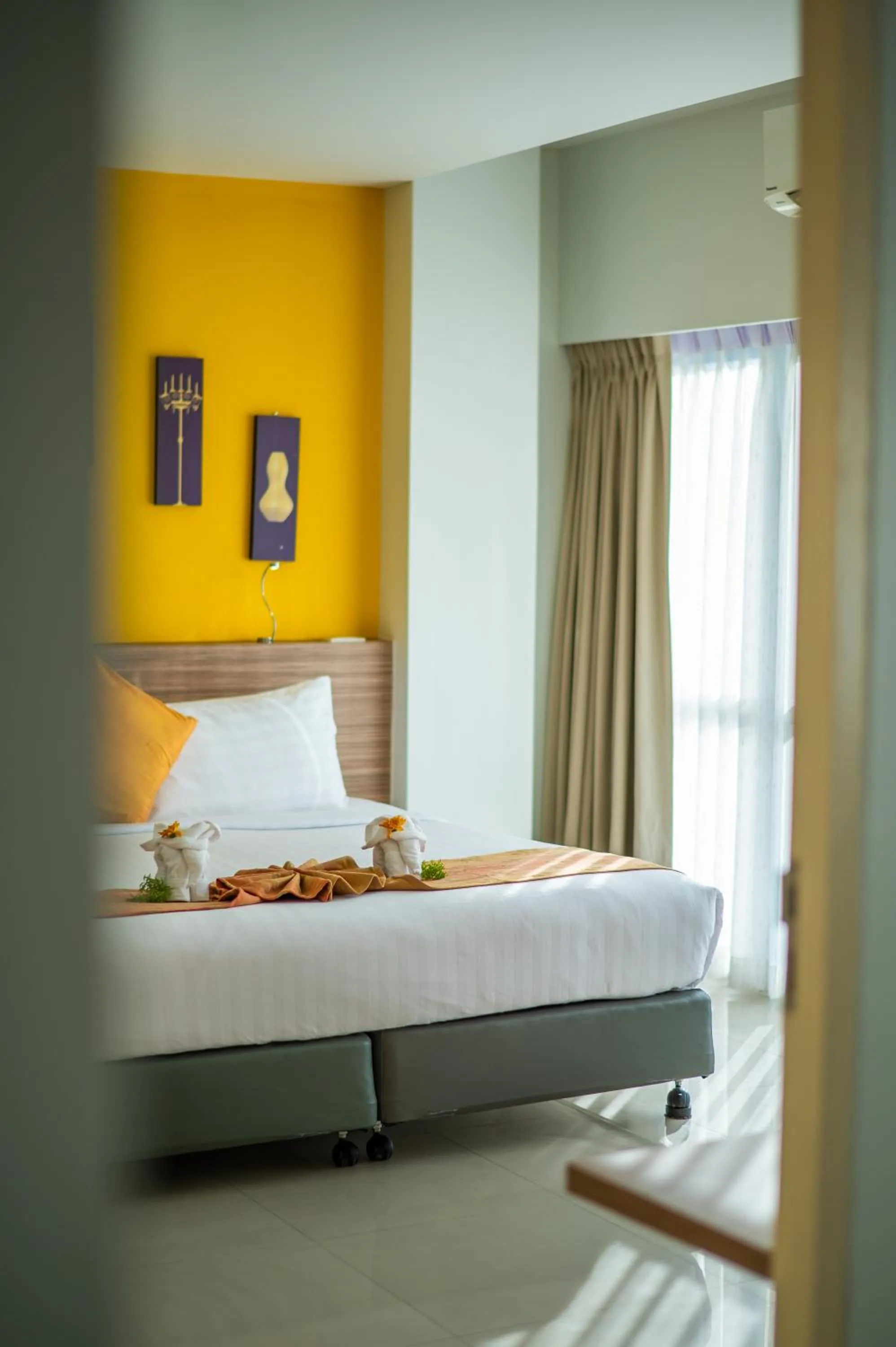 Bed in The Lantern Resorts Patong - SHA Extra Plus