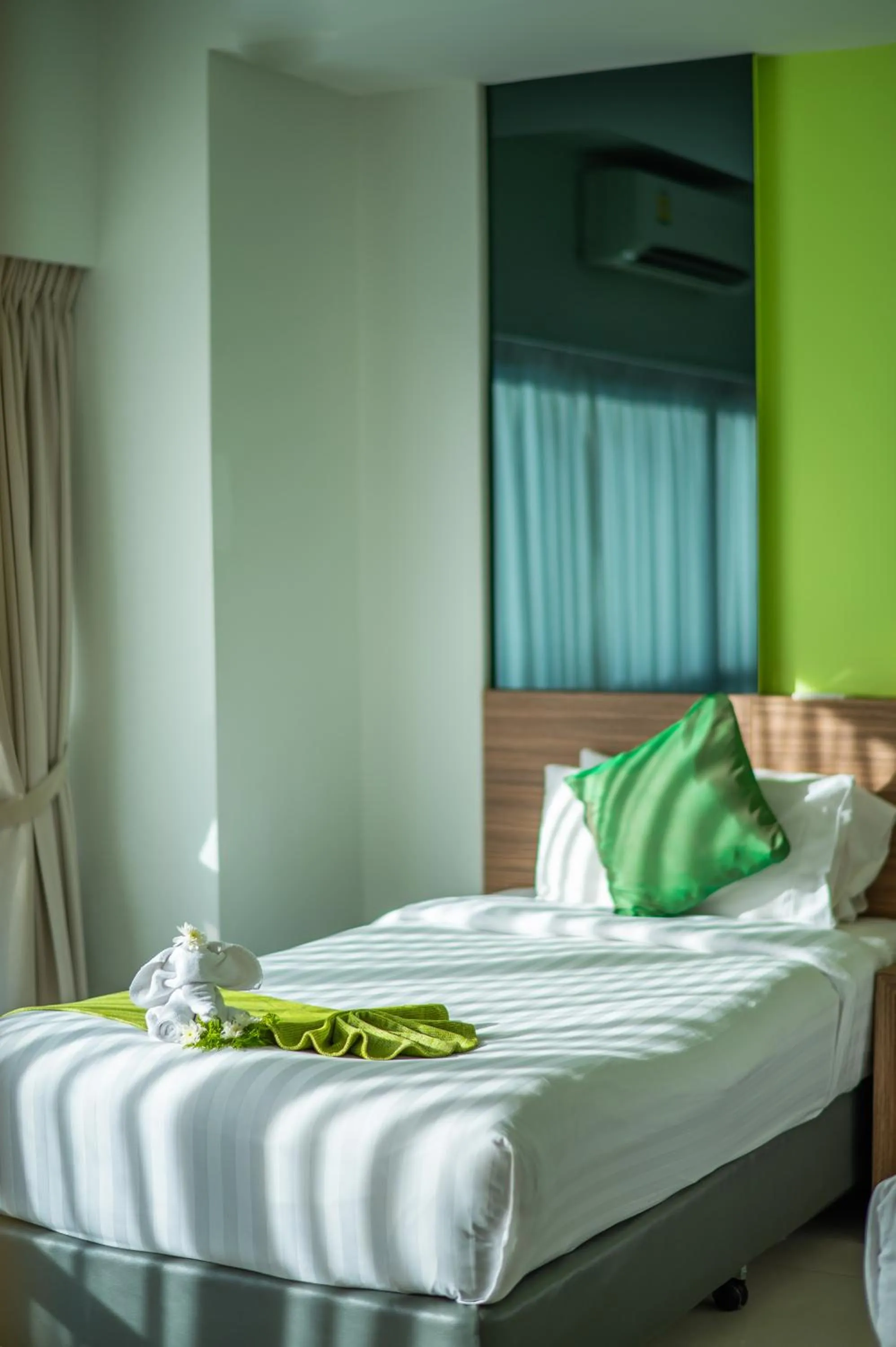 Bed in The Lantern Resorts Patong - SHA Extra Plus