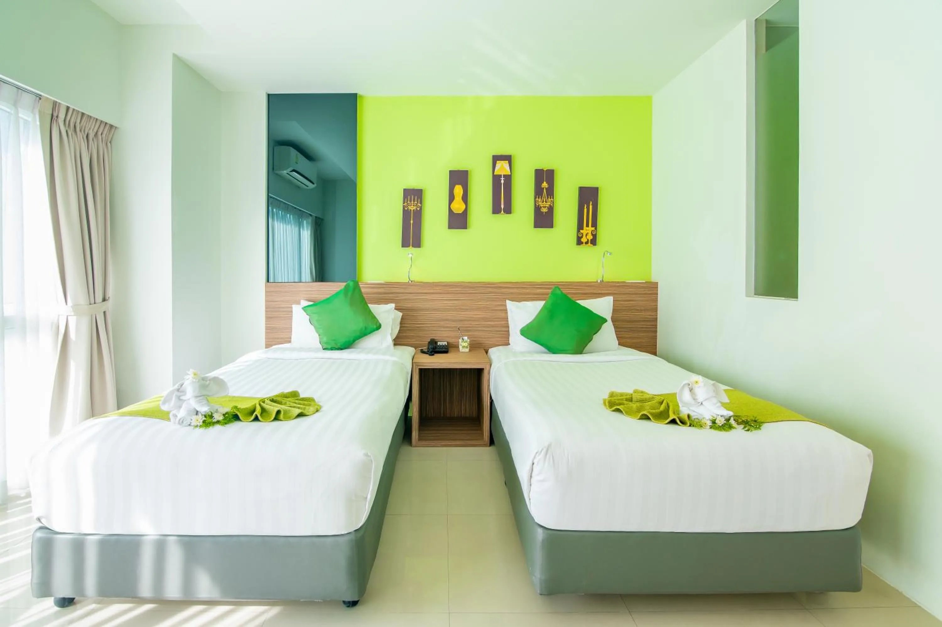Bed in The Lantern Resorts Patong - SHA Extra Plus