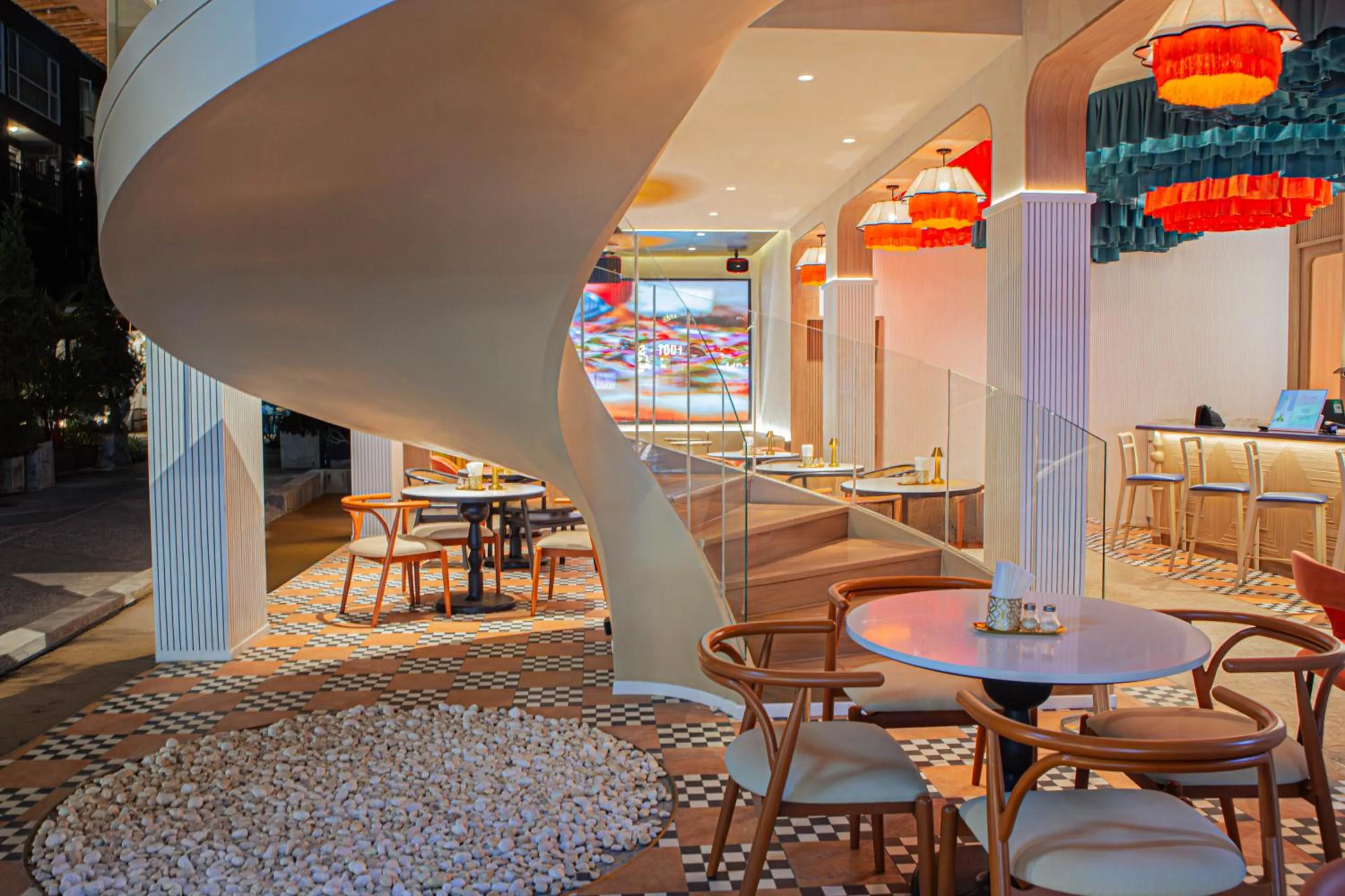 Restaurant/places to eat in The Lantern Resorts Patong