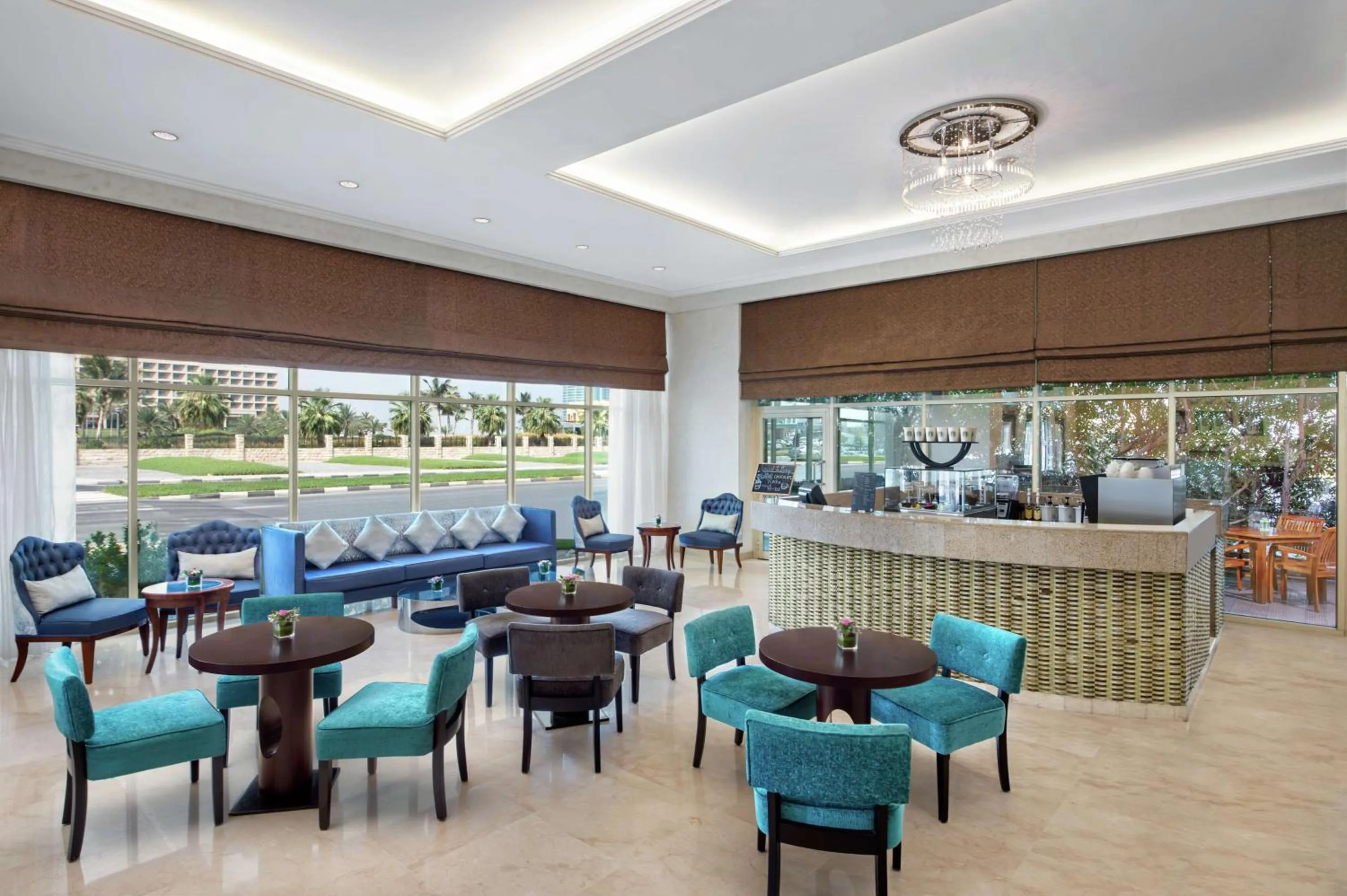Lobby or reception, Lounge/Bar in DoubleTree By Hilton Ras Al Khaimah