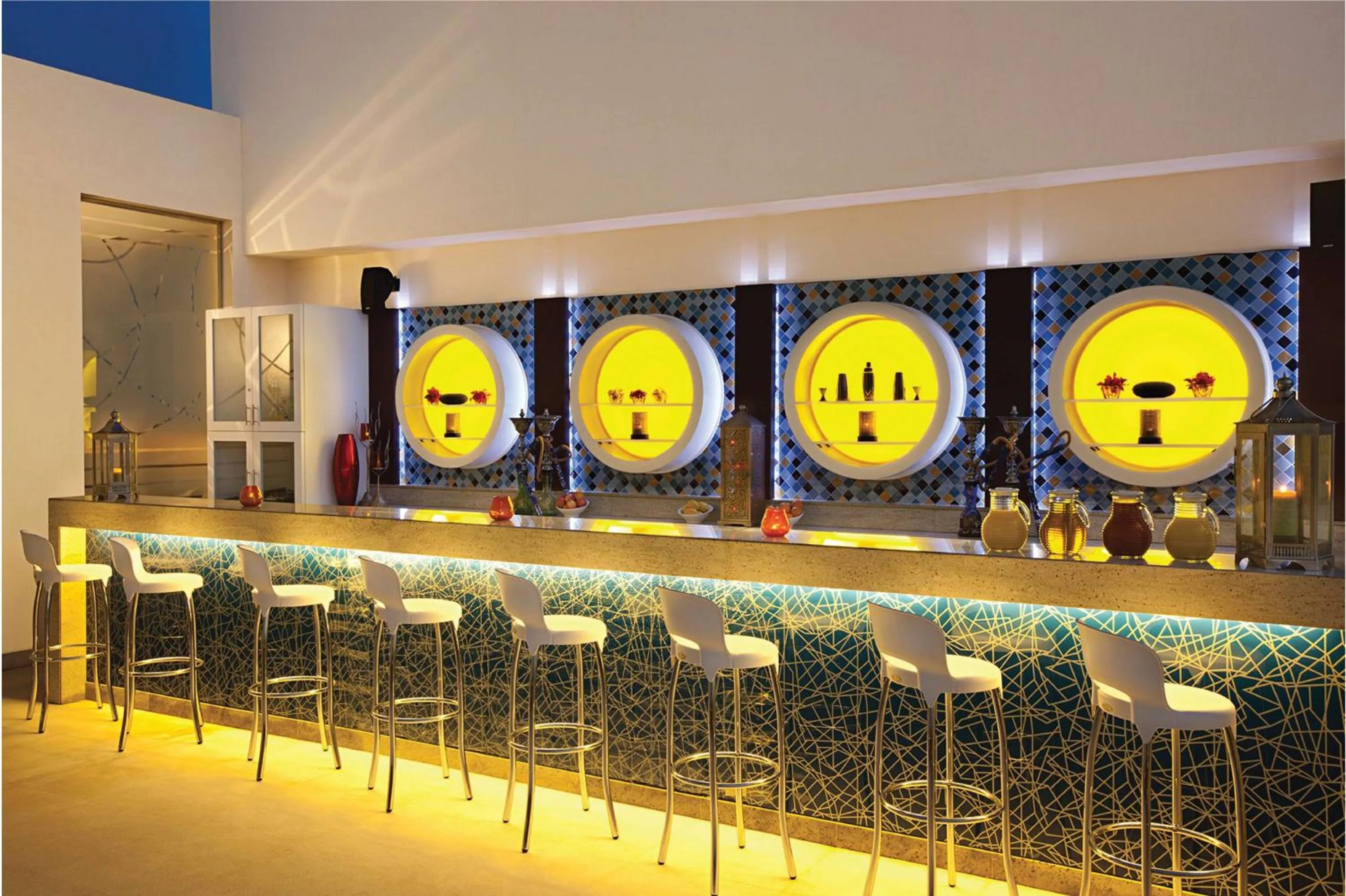 Lounge or bar, Lounge/Bar in DoubleTree By Hilton Ras Al Khaimah