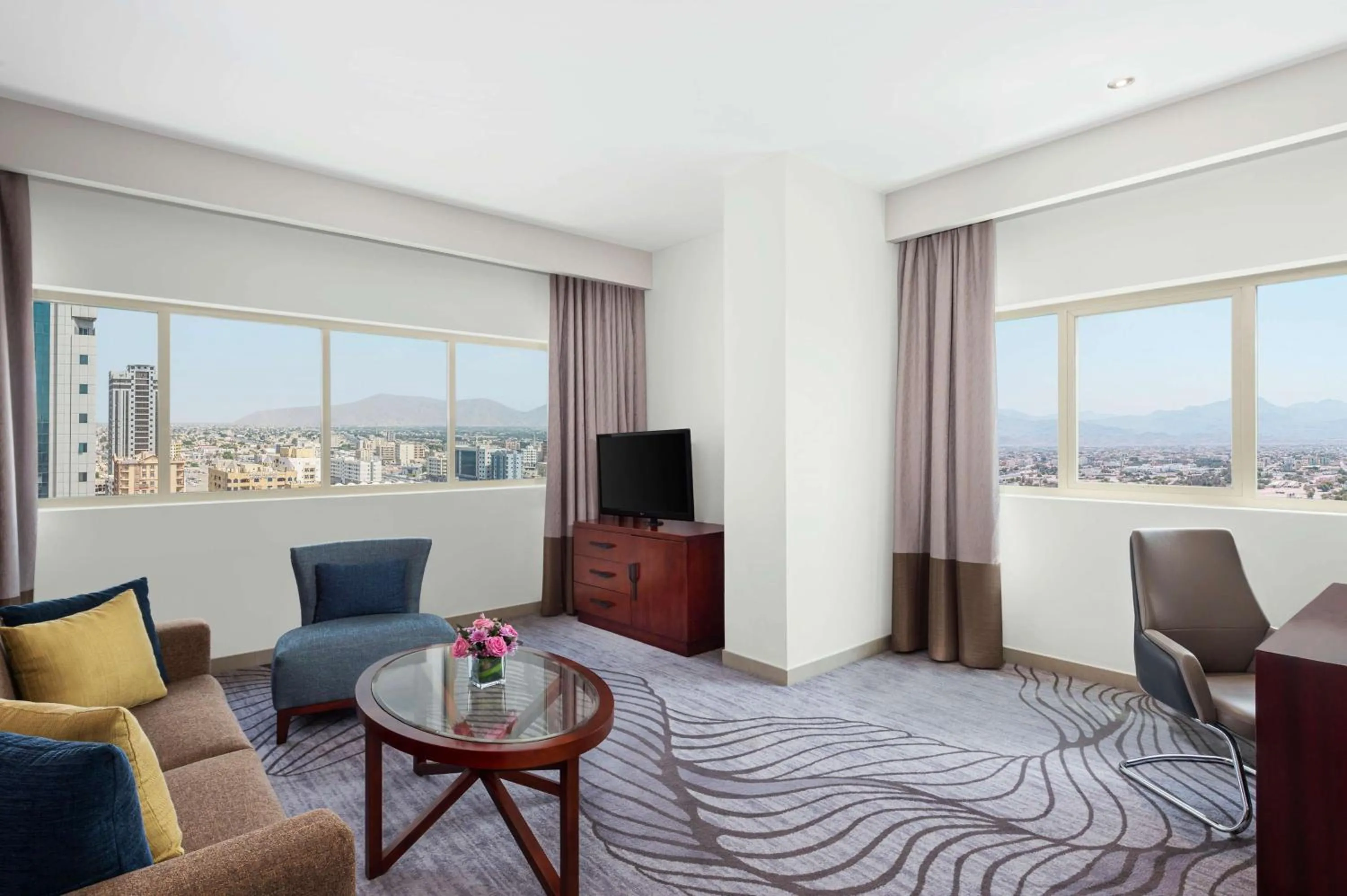 Living room, Seating Area in DoubleTree By Hilton Ras Al Khaimah