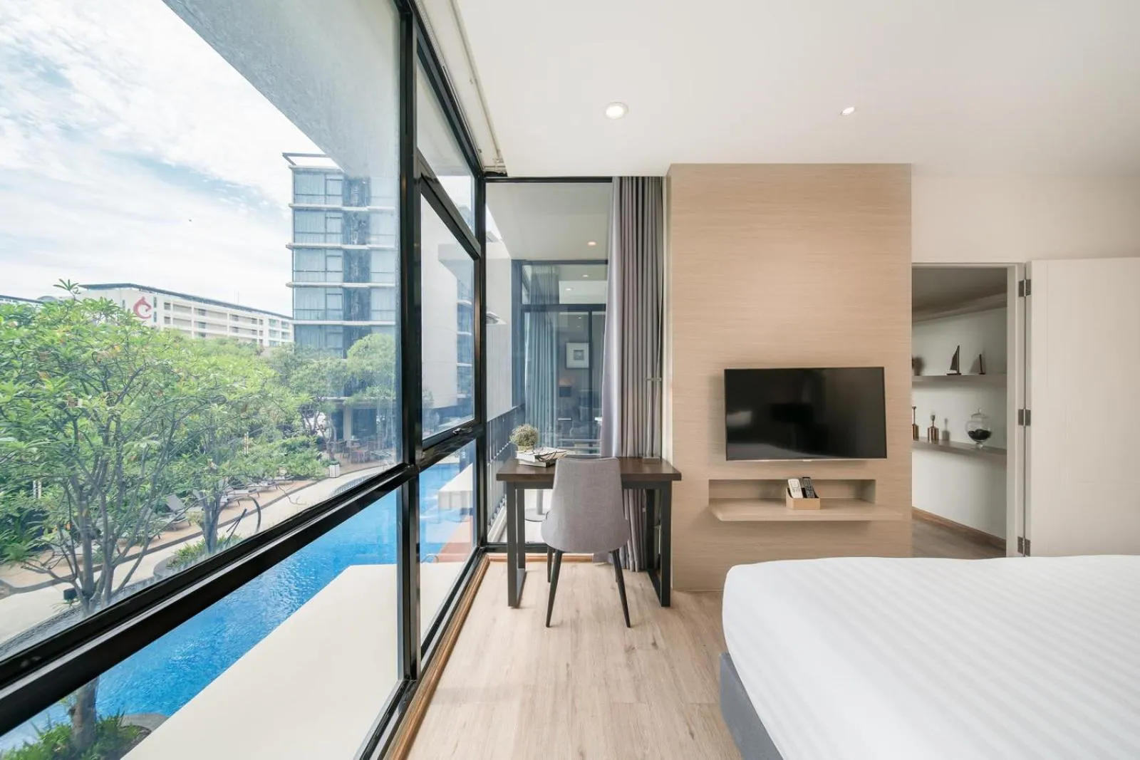 Swimming pool, Bed in Altera Hotel and Residence by At Mind