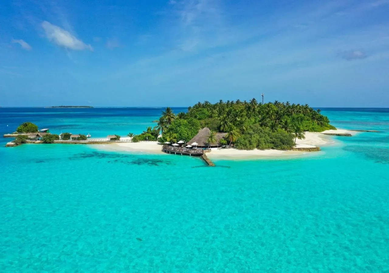 Natural landscape in Makunudu Island- An Intimate Hideaway