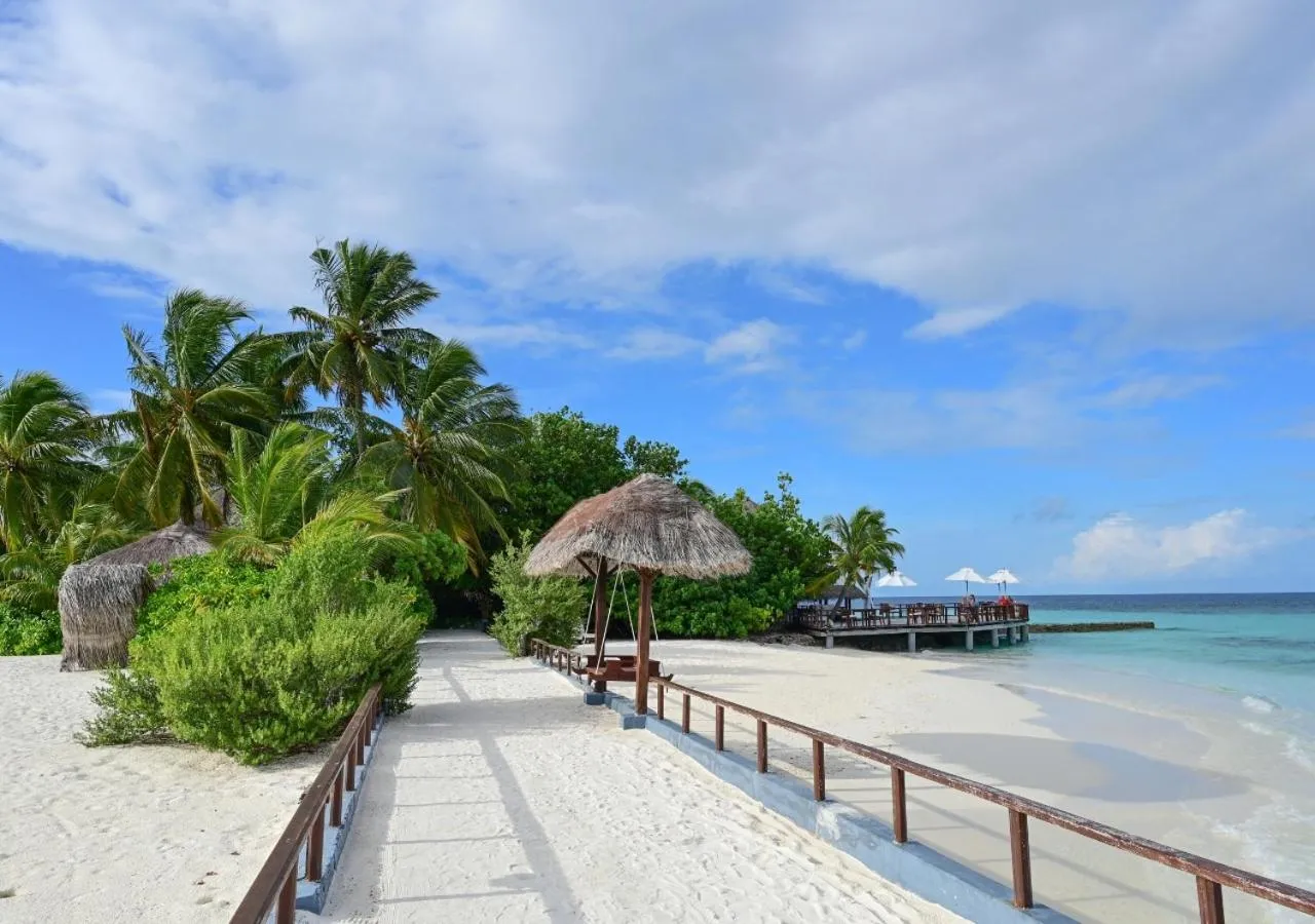 Natural landscape in Makunudu Island- An Intimate Hideaway
