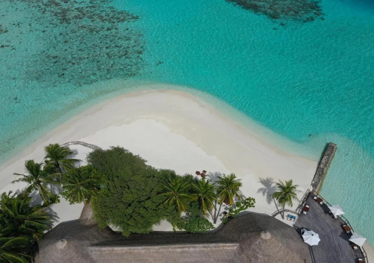 Natural landscape in Makunudu Island- An Intimate Hideaway