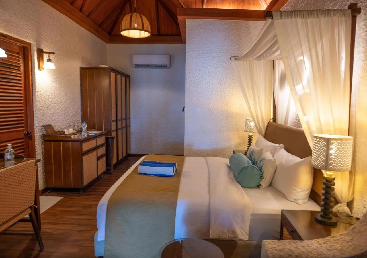 Bed in Makunudu Island- An Intimate Hideaway
