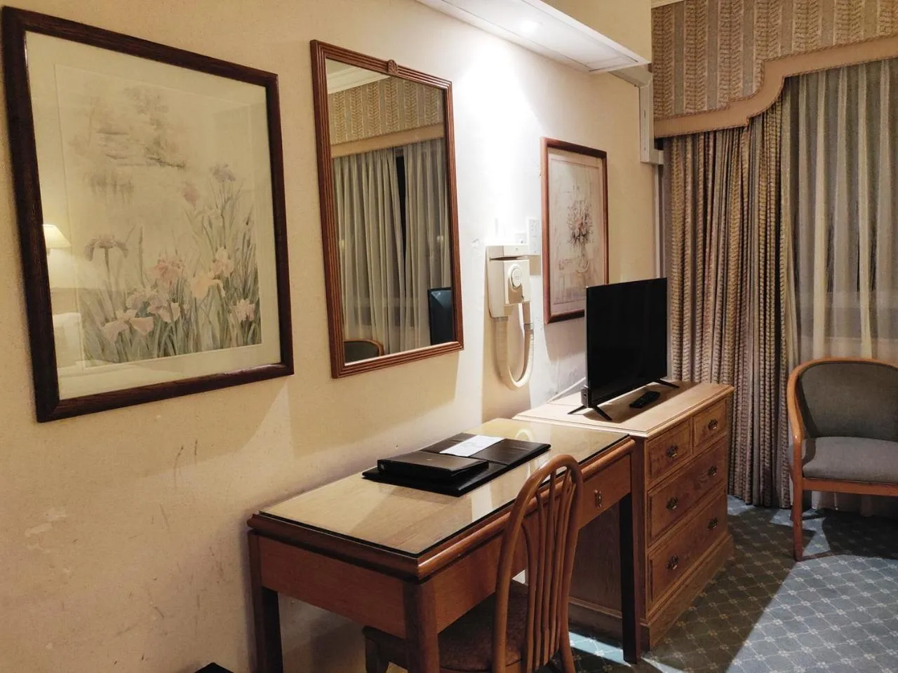 hair dresser in Terrace Hotel