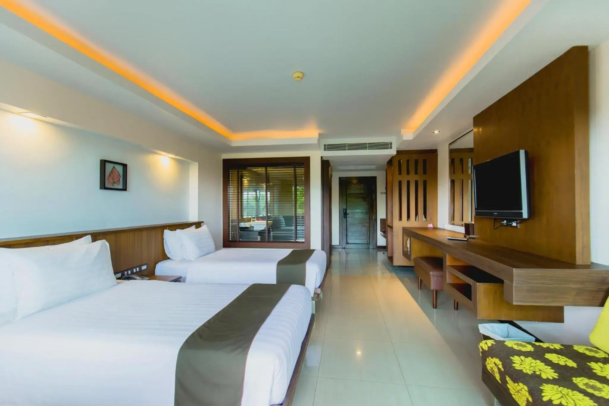 Deluxe Double or Twin Room in Thanthip Beach Resort Patong Deluxe Double or Twin Room in Thanthip Beach Resort Patong