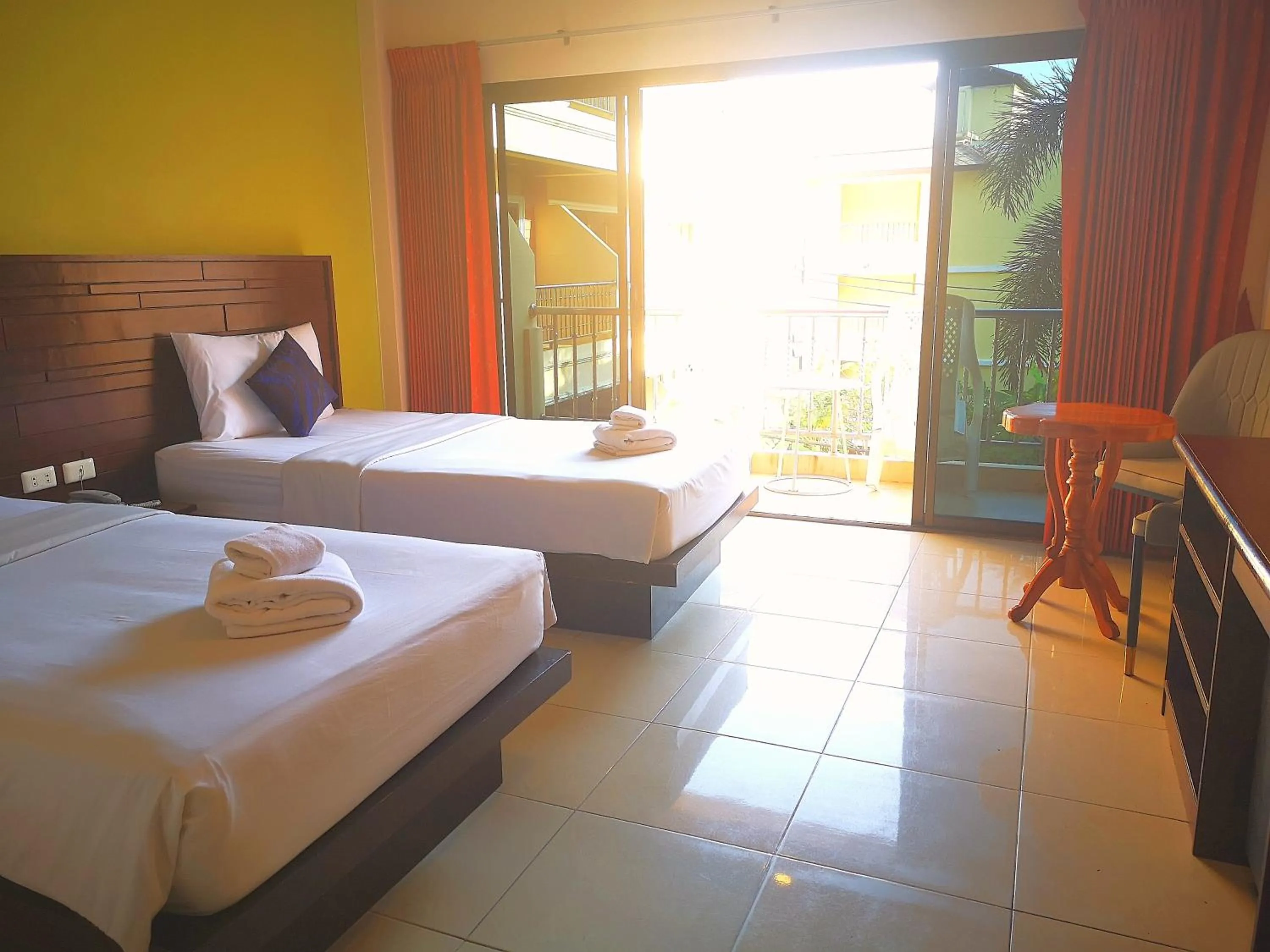 Bedroom, Bed in Seven Seas Hotel Patong Beach