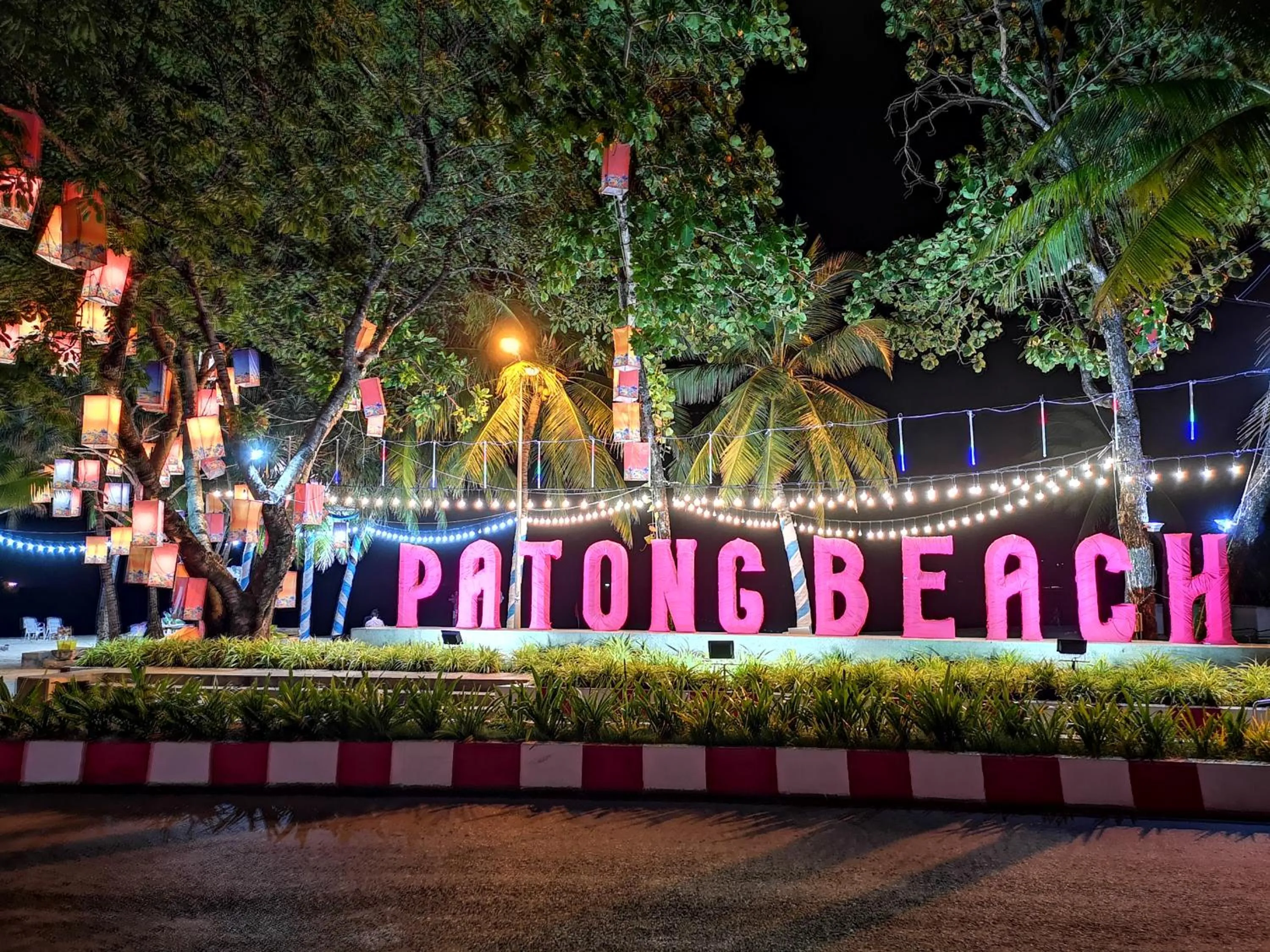 Beach in Seven Seas Hotel Patong Beach