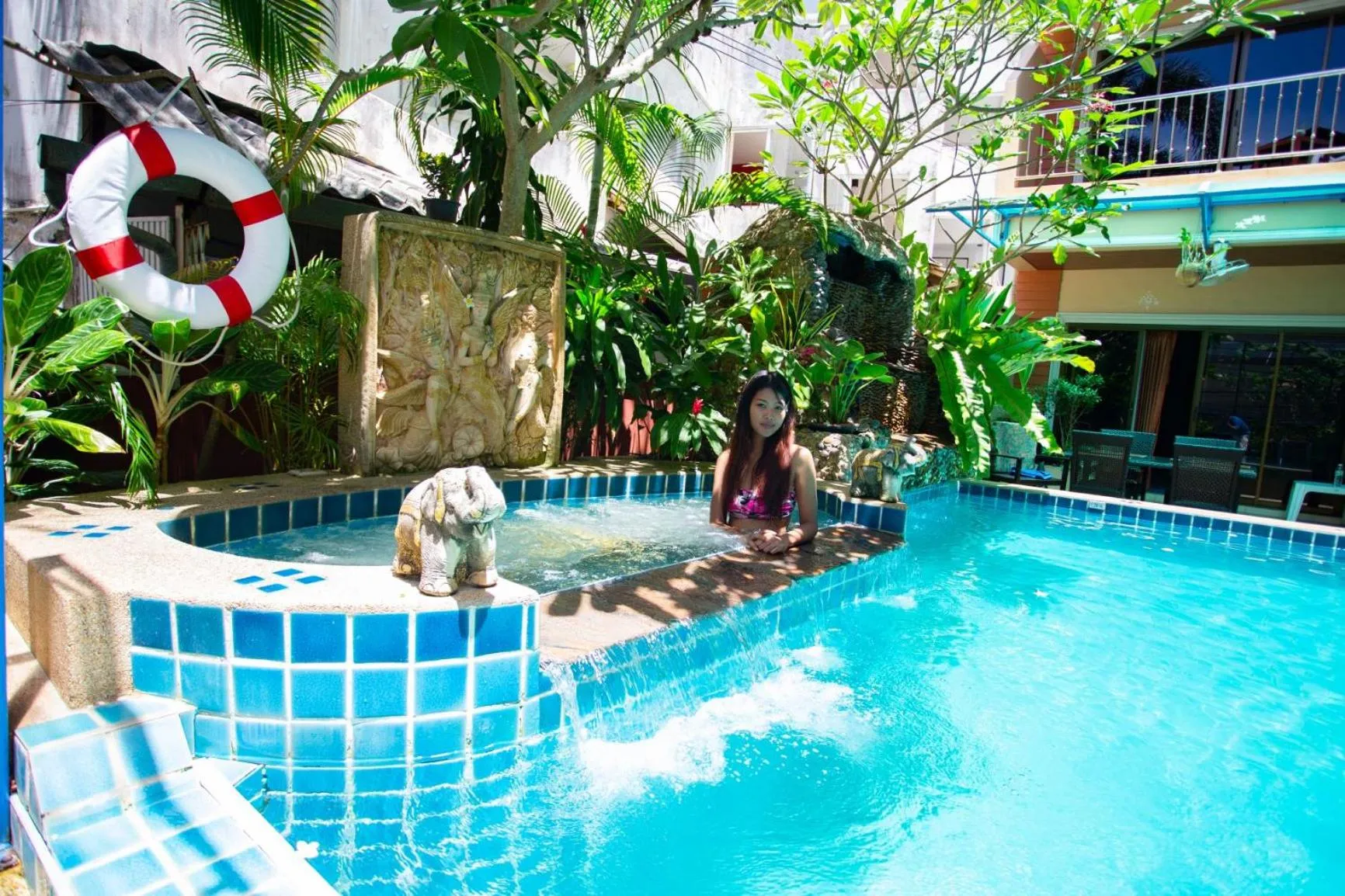 Swimming pool in Seven Seas Hotel Patong Beach