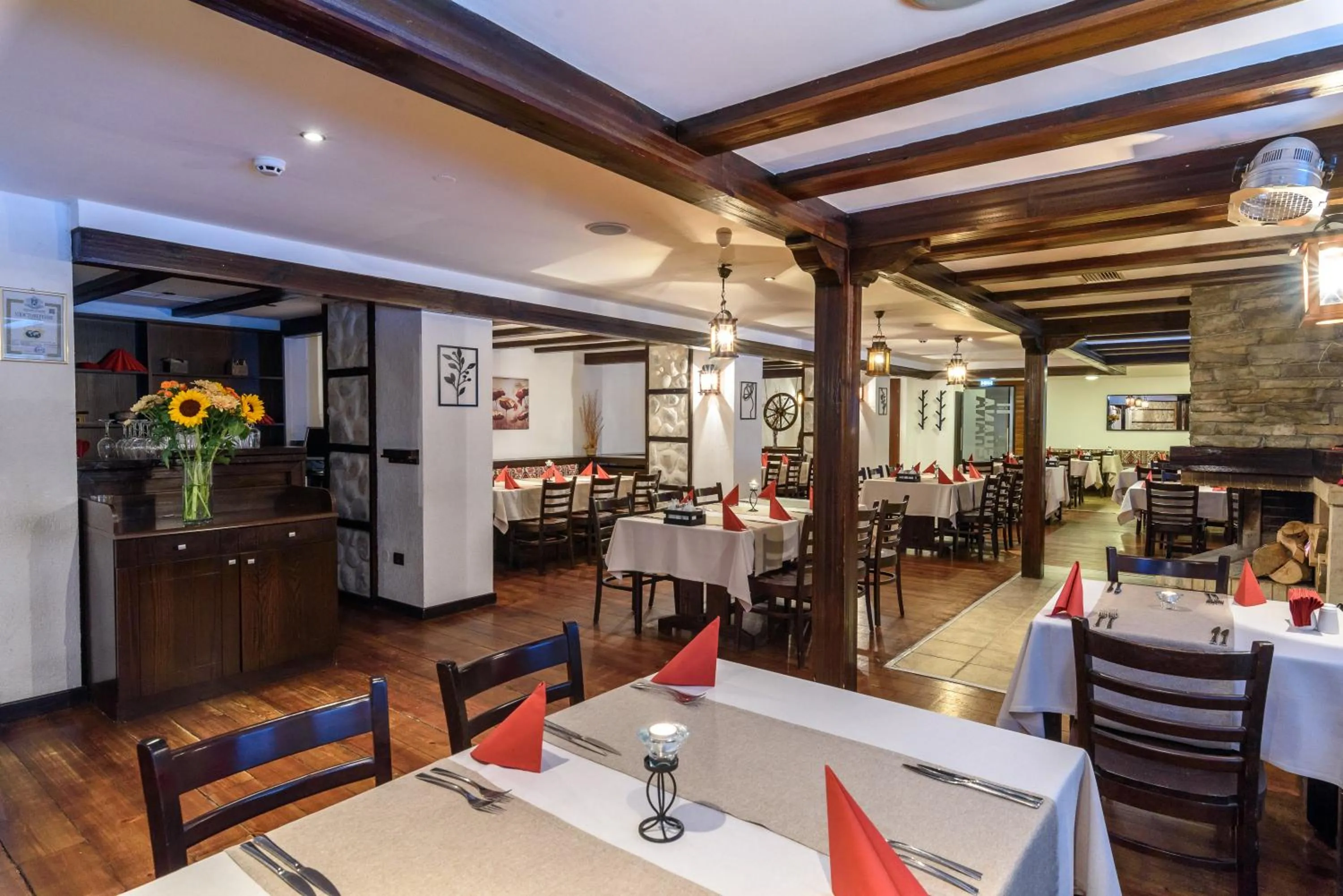 Restaurant/places to eat in Lion Hotel Borovets