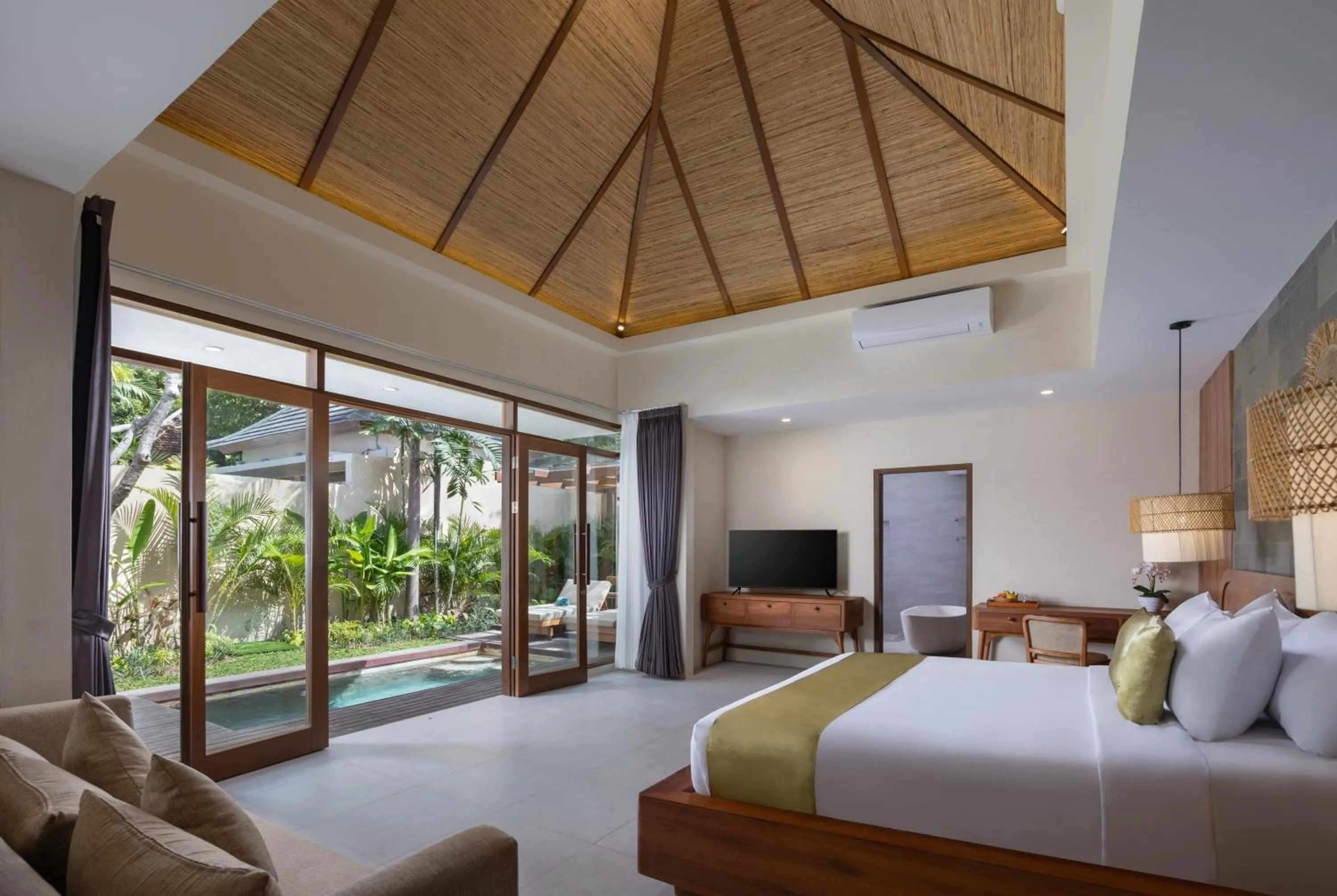 Bedroom, Bed in Tonys Villas & Resort Seminyak - Bali