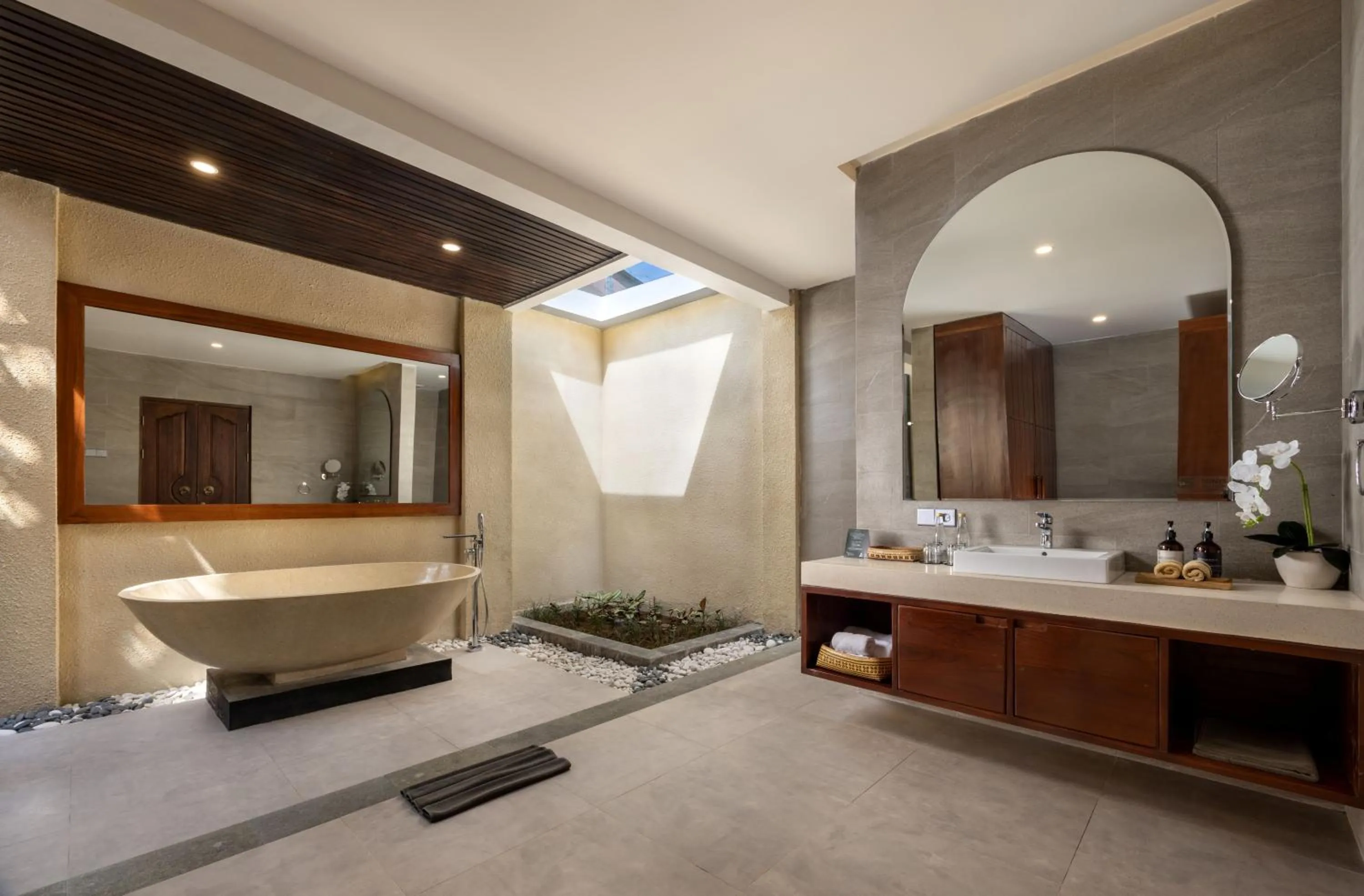 Bathroom in Tonys Villas & Resort Seminyak - Bali