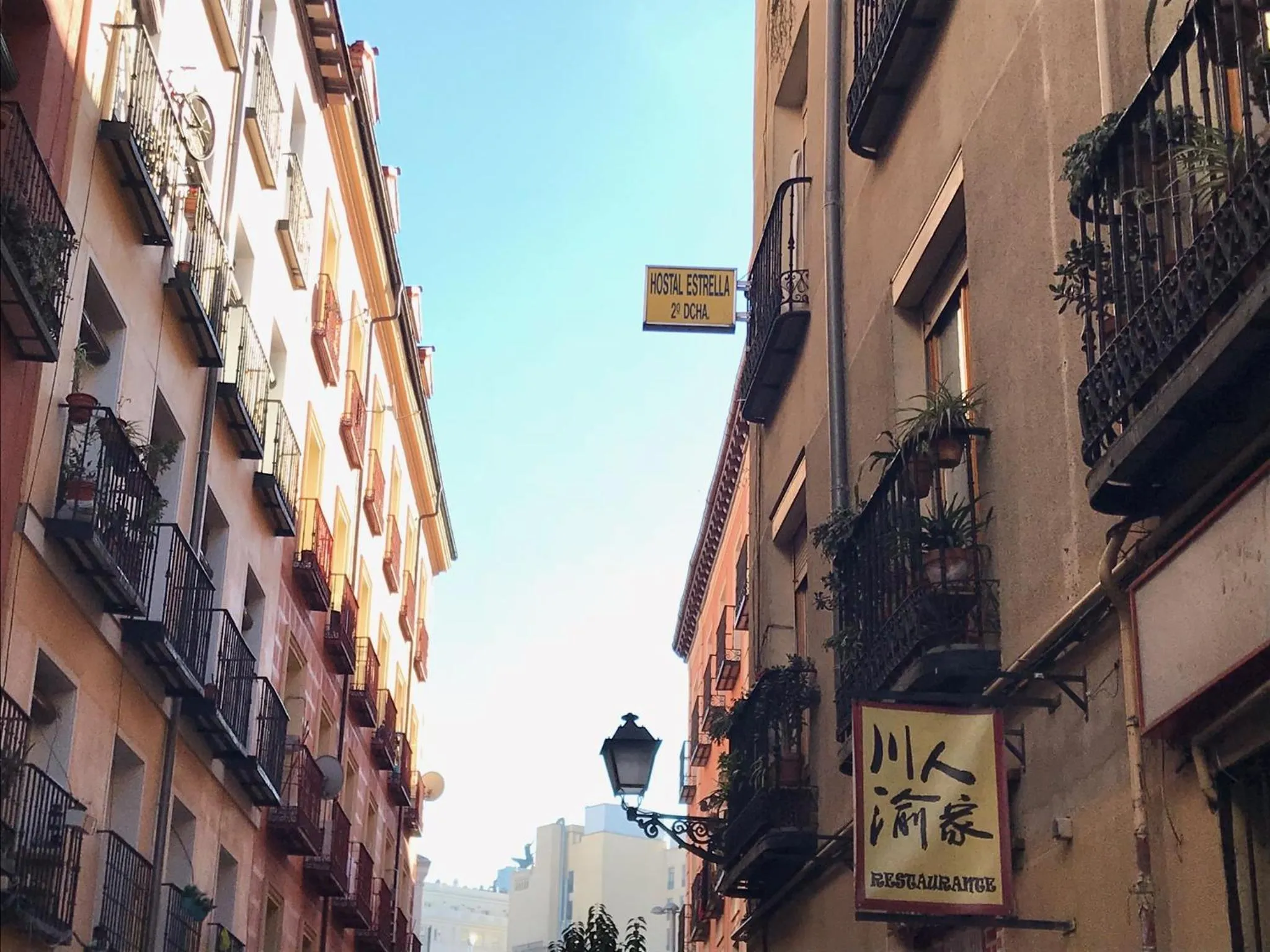 Property building in Pensión Estrella