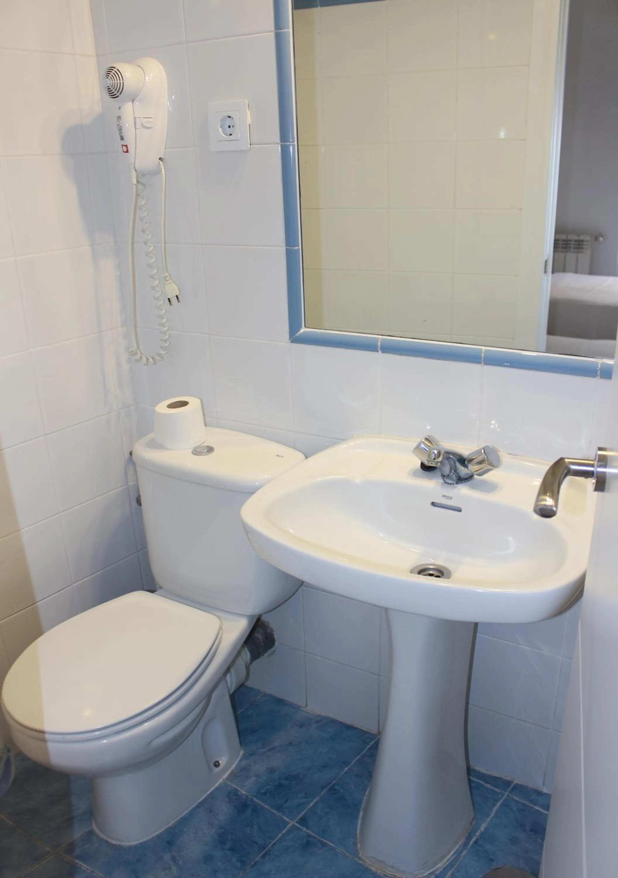 Bathroom in Pensión Estrella