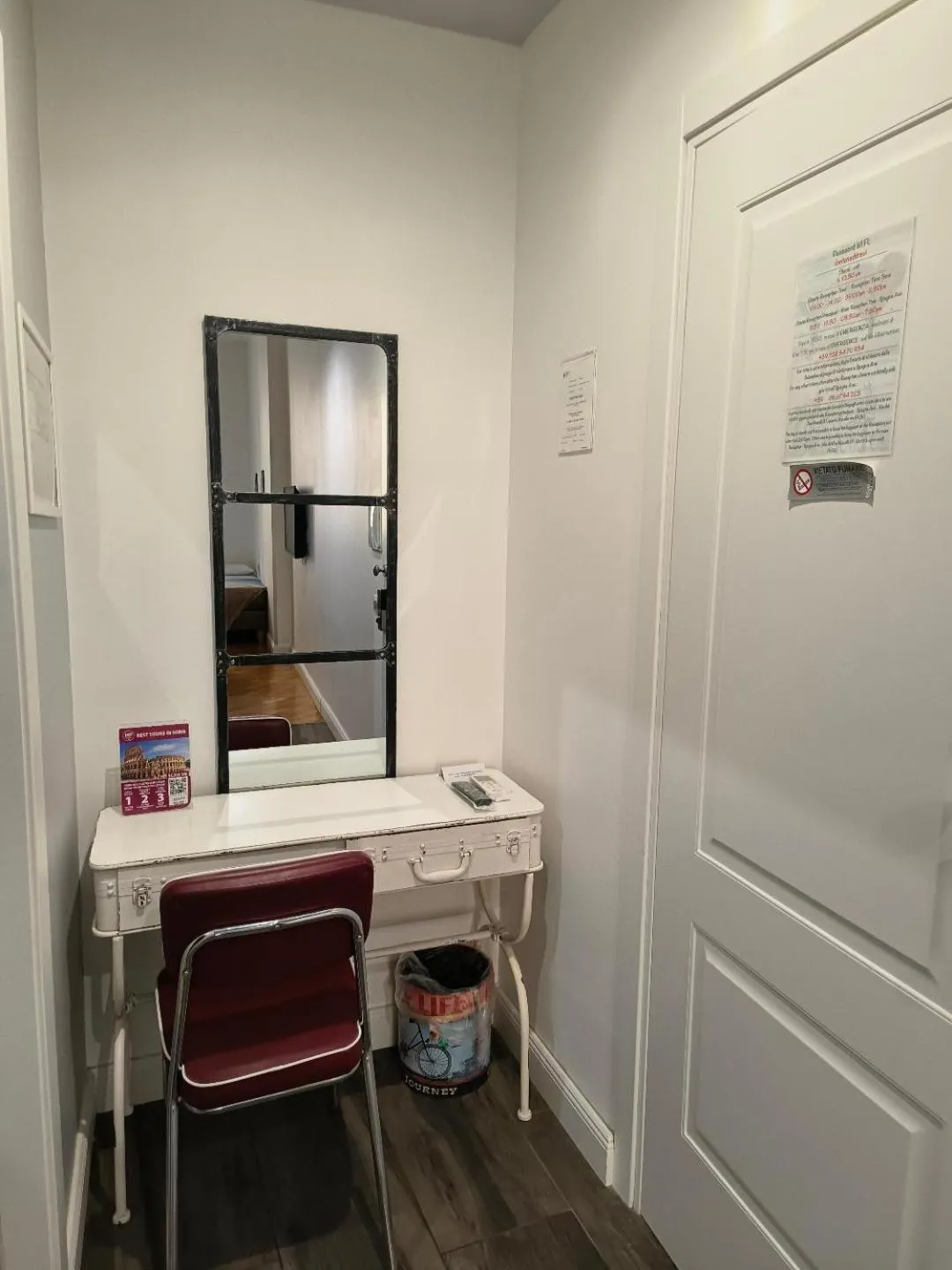 furniture in Trevi Contemporary Suite