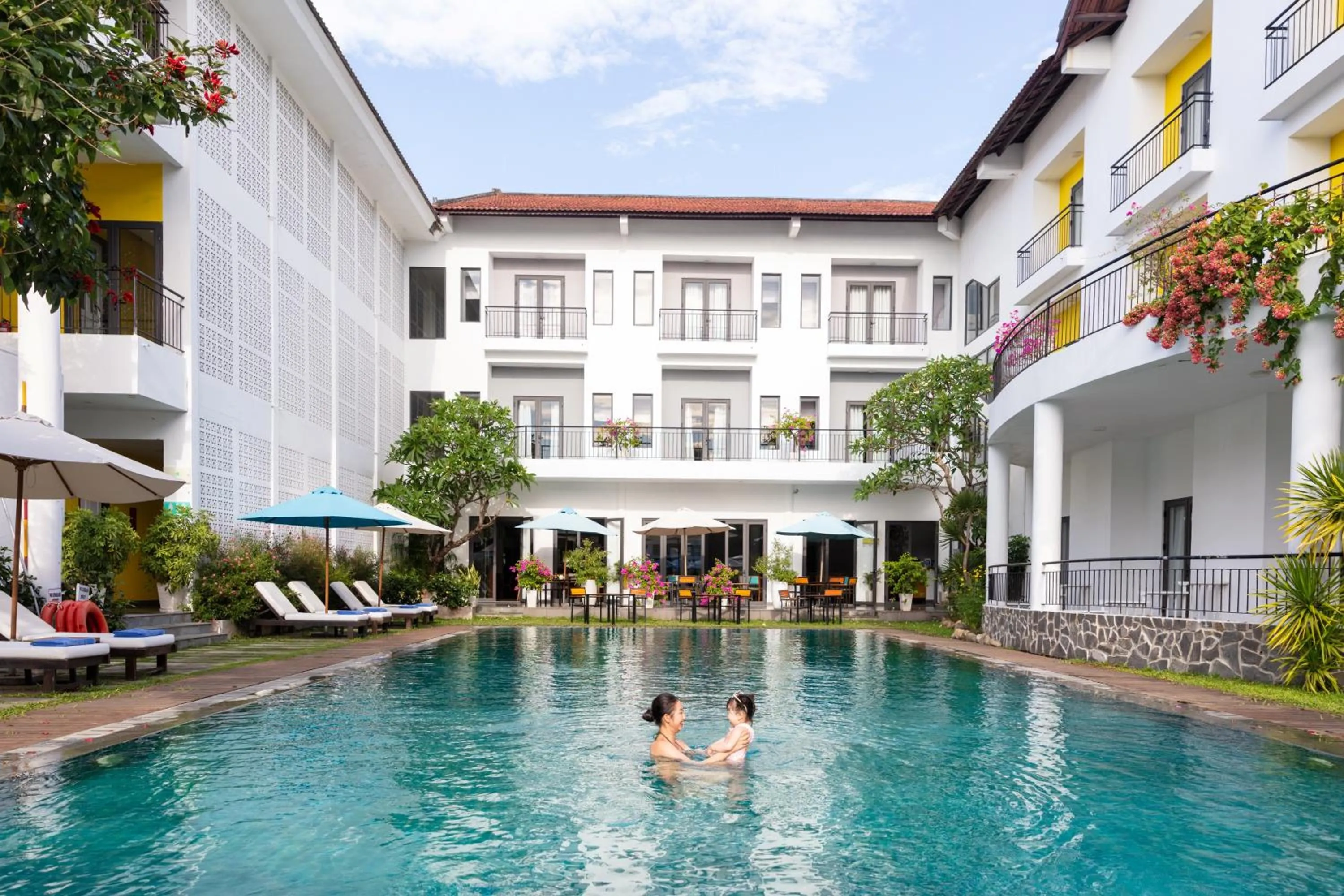Swimming pool in ÊMM Hotel Hoi An