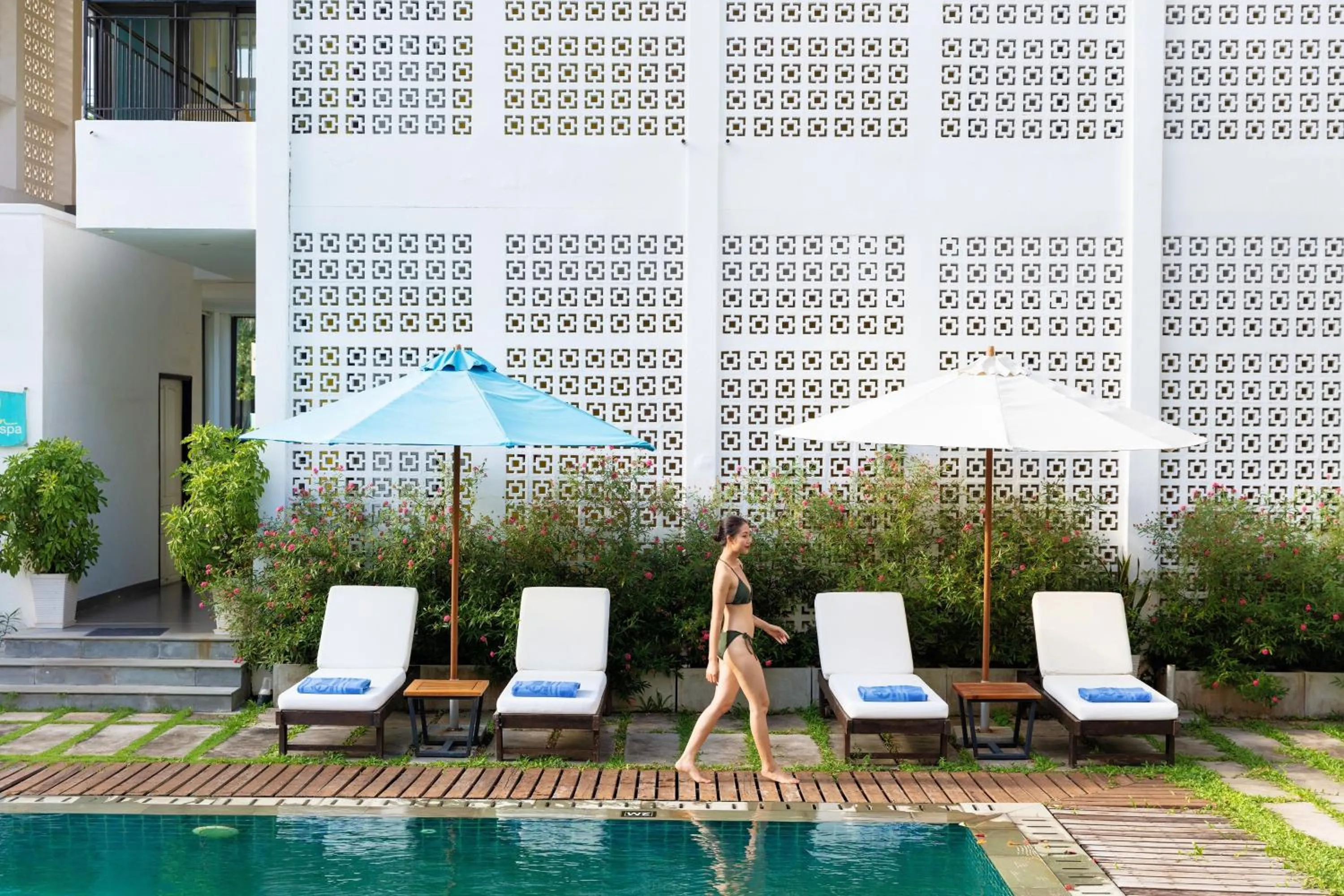Swimming pool in ÊMM Hotel Hoi An