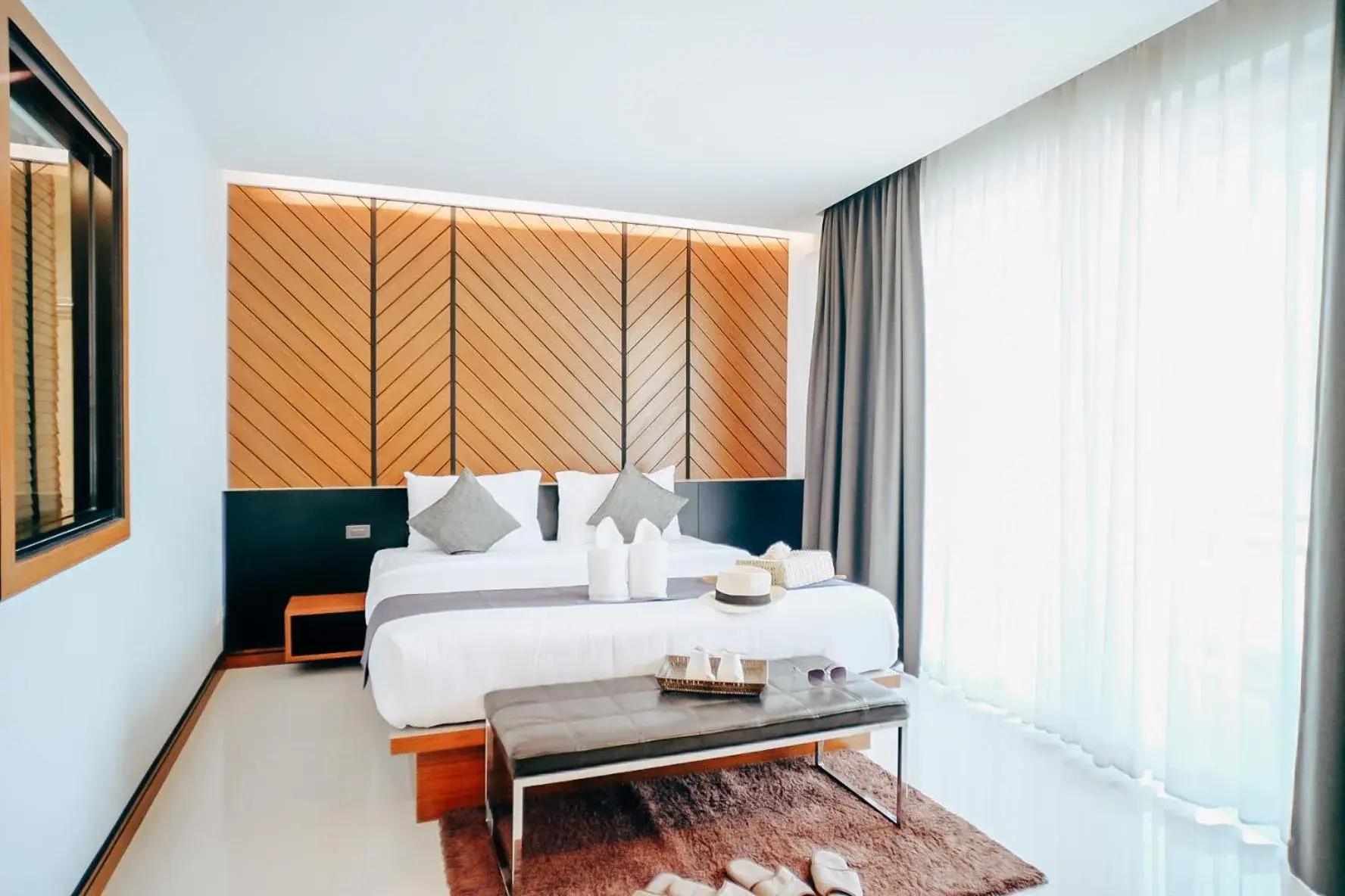 Deluxe Double Room with Balcony and Sea View in Irin Beach Cha-am Deluxe Double Room with Balcony and Sea View in Irin Beach Cha-am