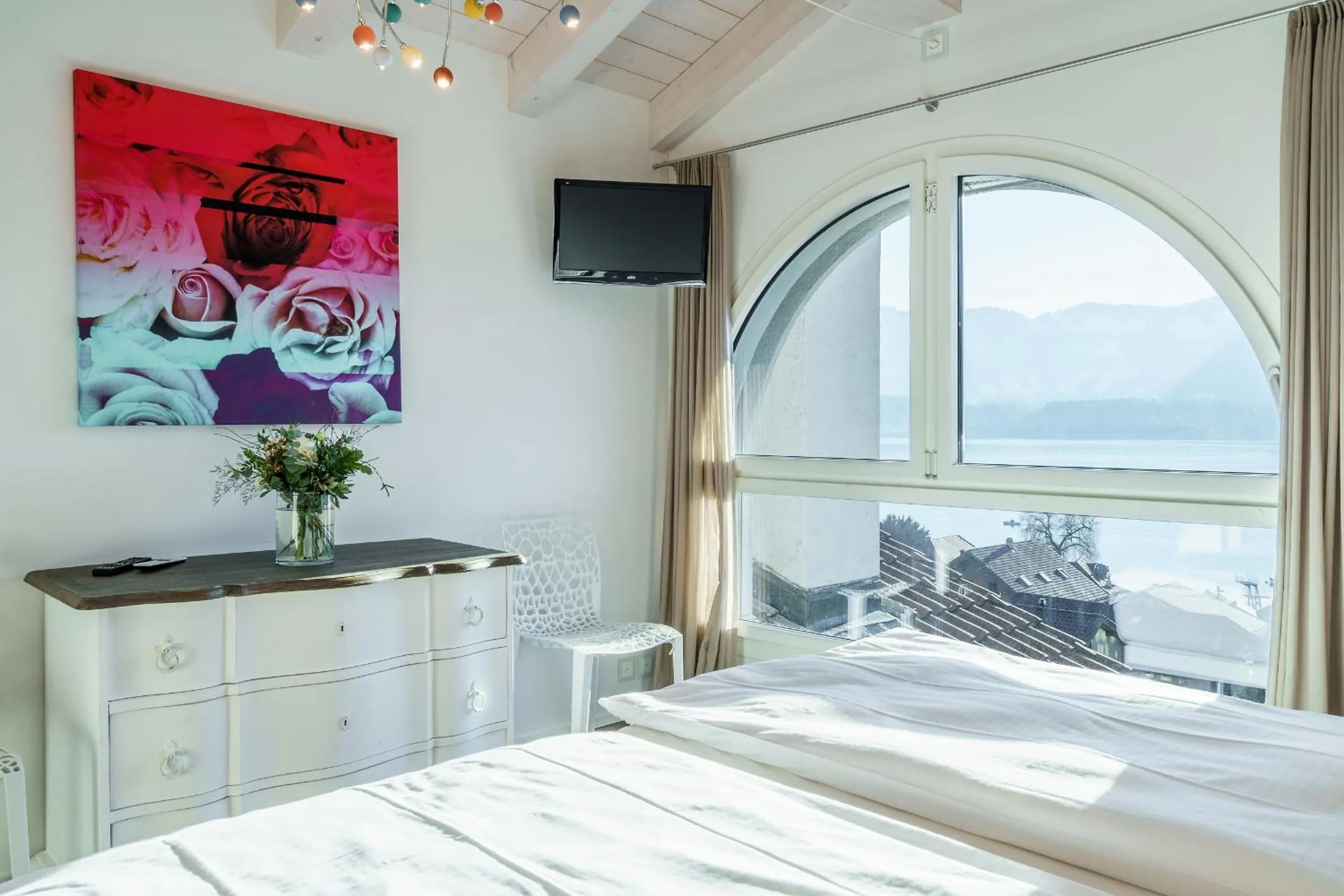 Bedroom, Bed in Schönbühl Hotel & Restaurant Lake Thun