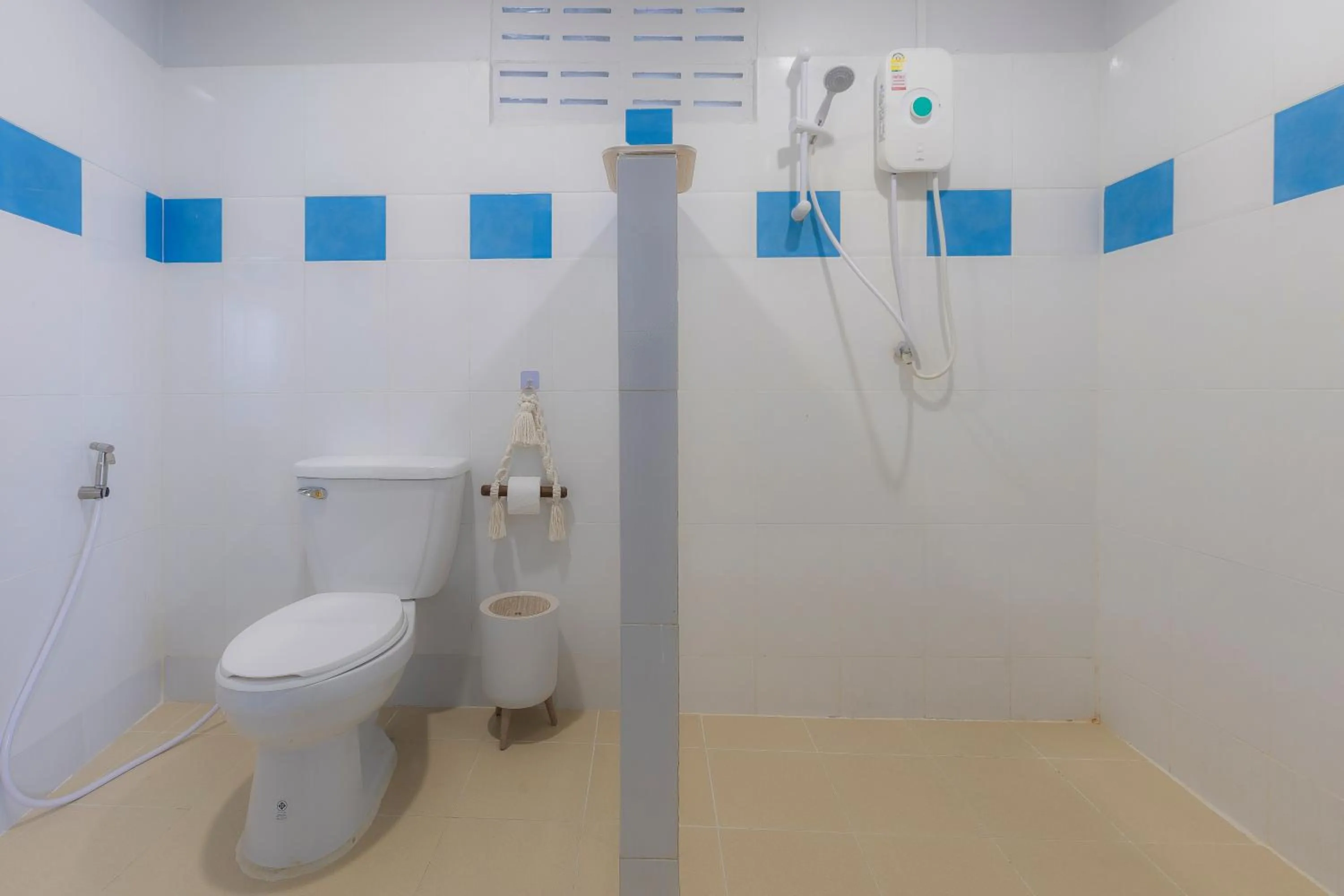 Toilet in Phi Phi Cozy Seafront Resort