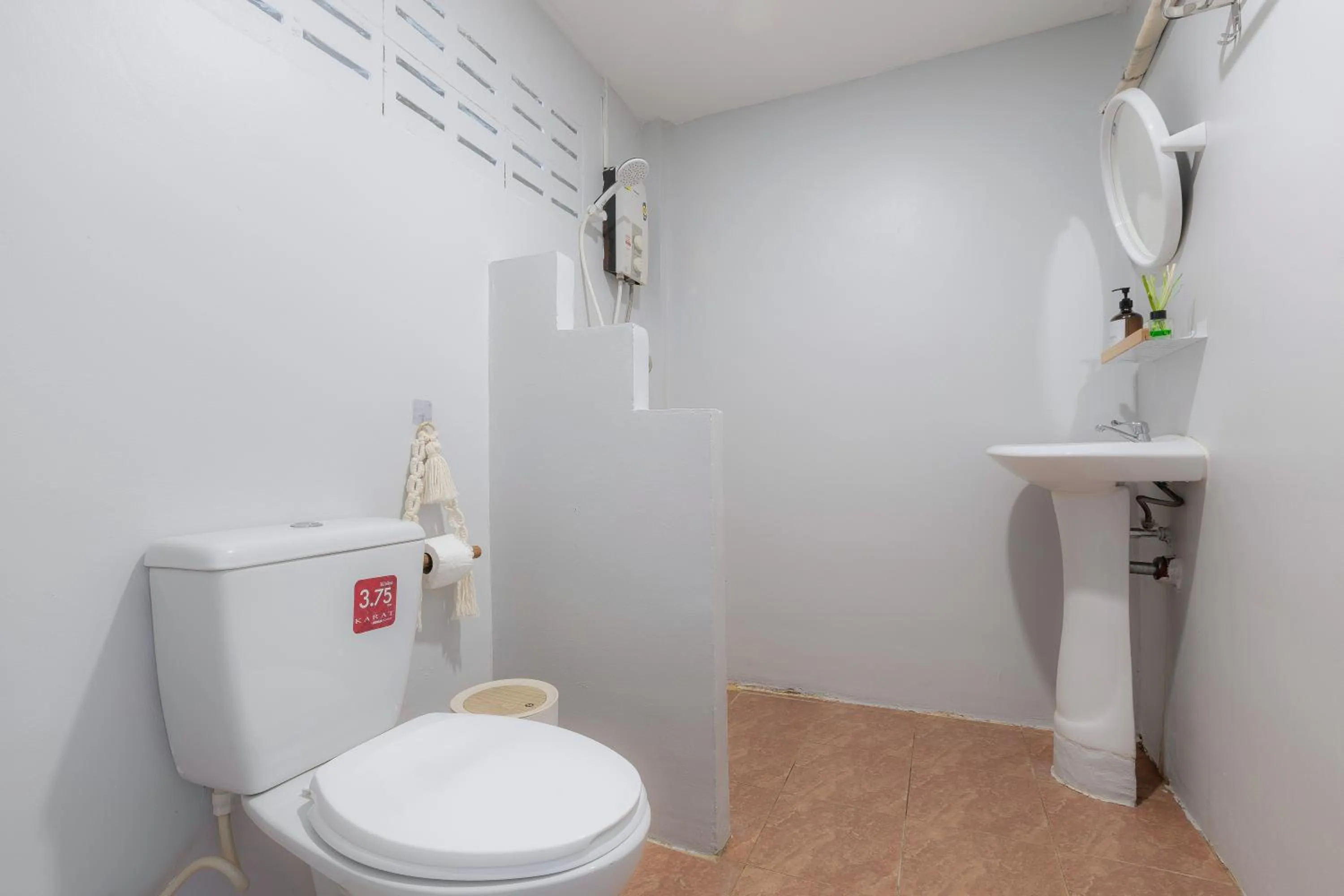 Shower in Phi Phi Cozy Seafront Resort