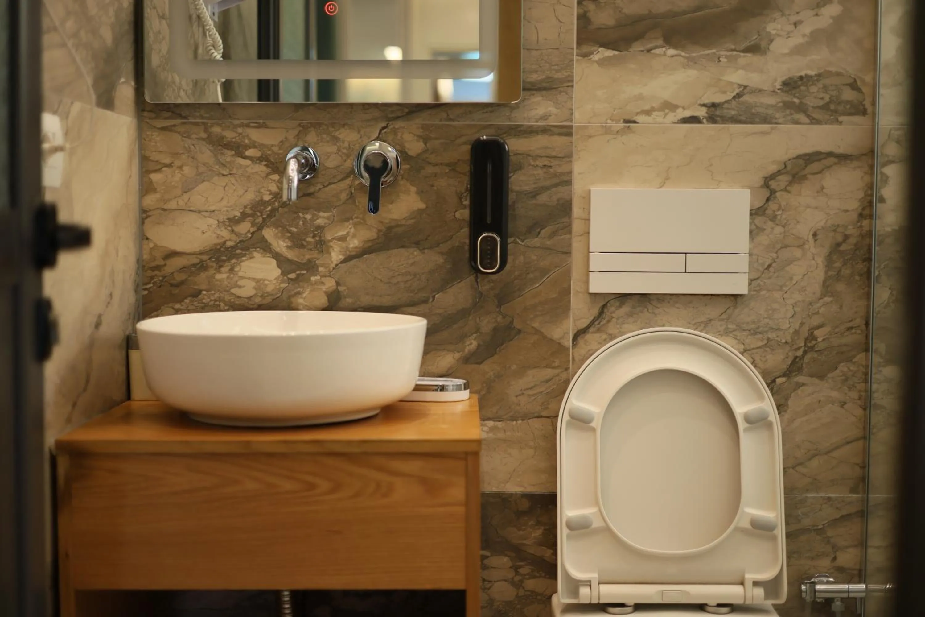 Toilet in Ilio Boutique Hotel