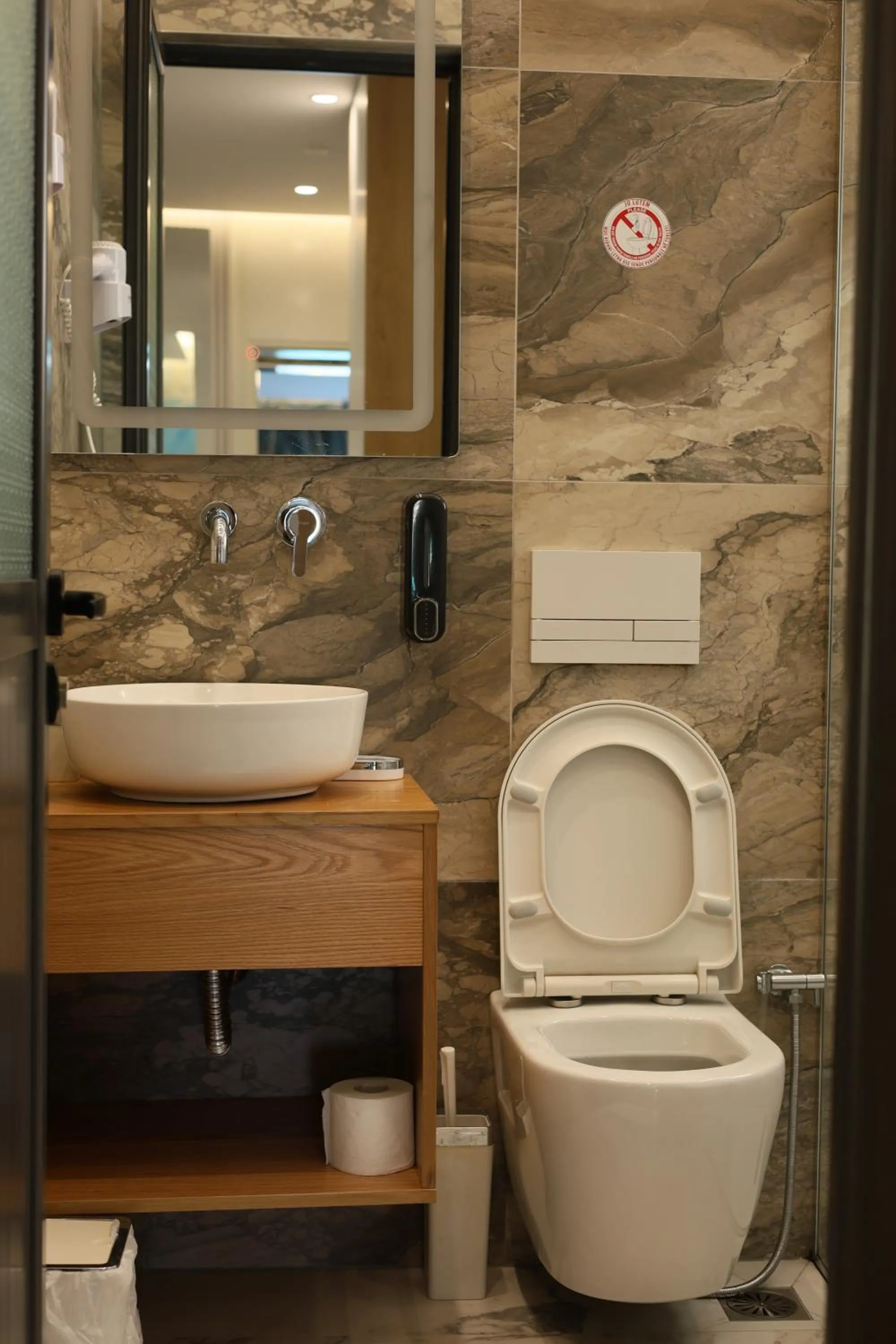 Toilet in Ilio Boutique Hotel