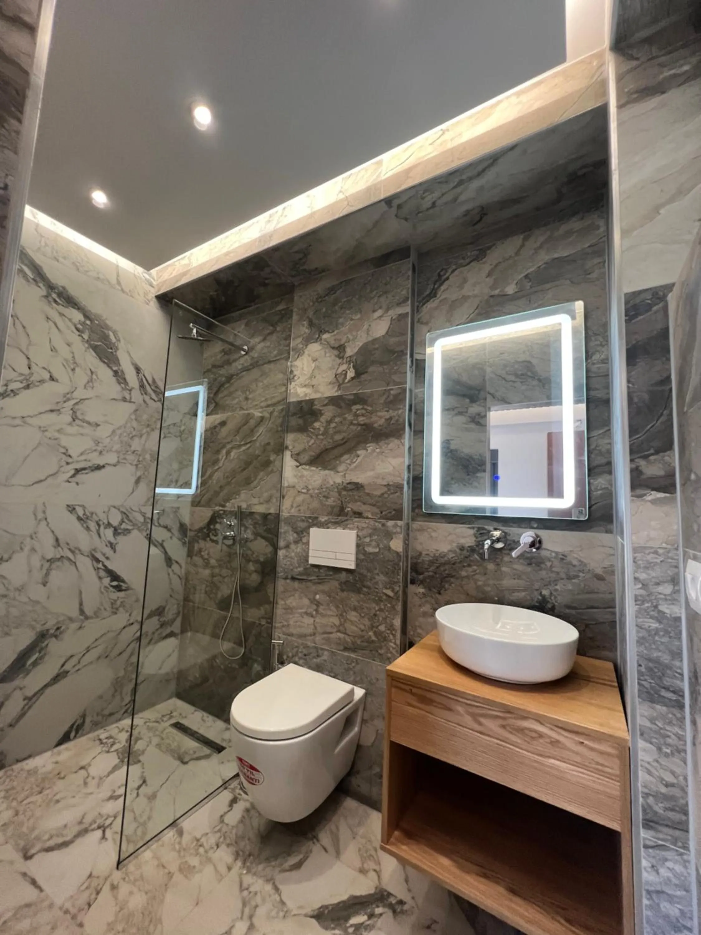 Toilet in Ilio Boutique Hotel