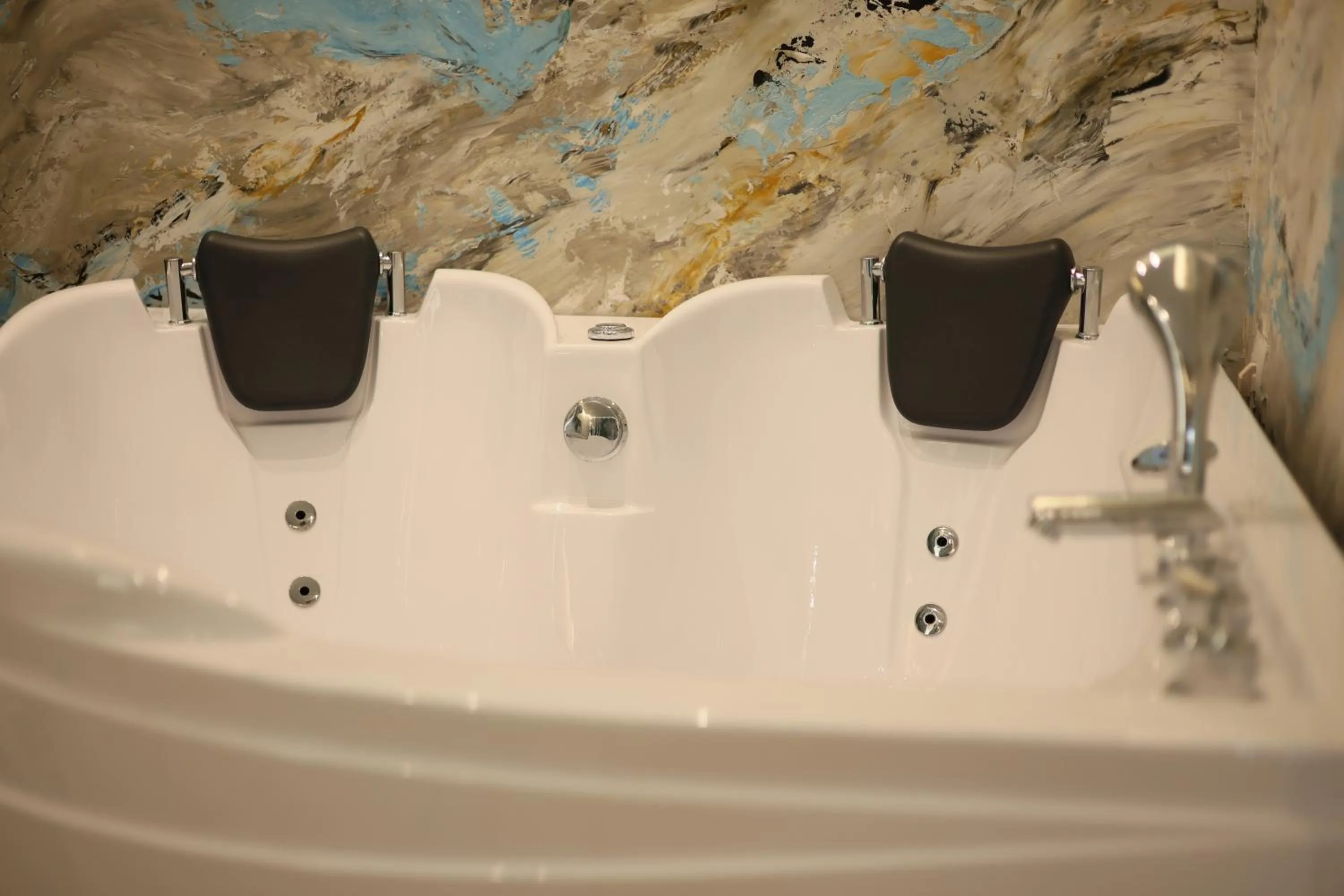 Bath in Ilio Boutique Hotel